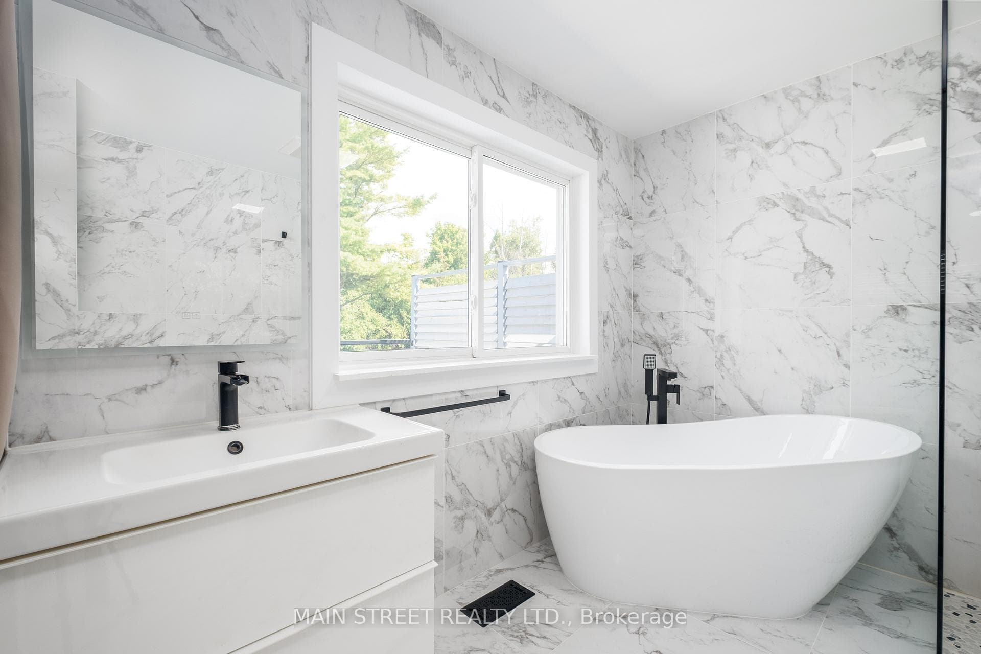 23 Sunnidale Boulevard photo 6