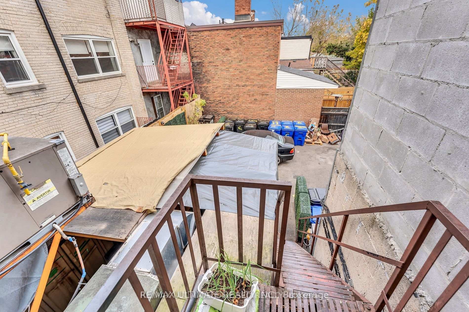 1108 St Clair Avenue photo 23