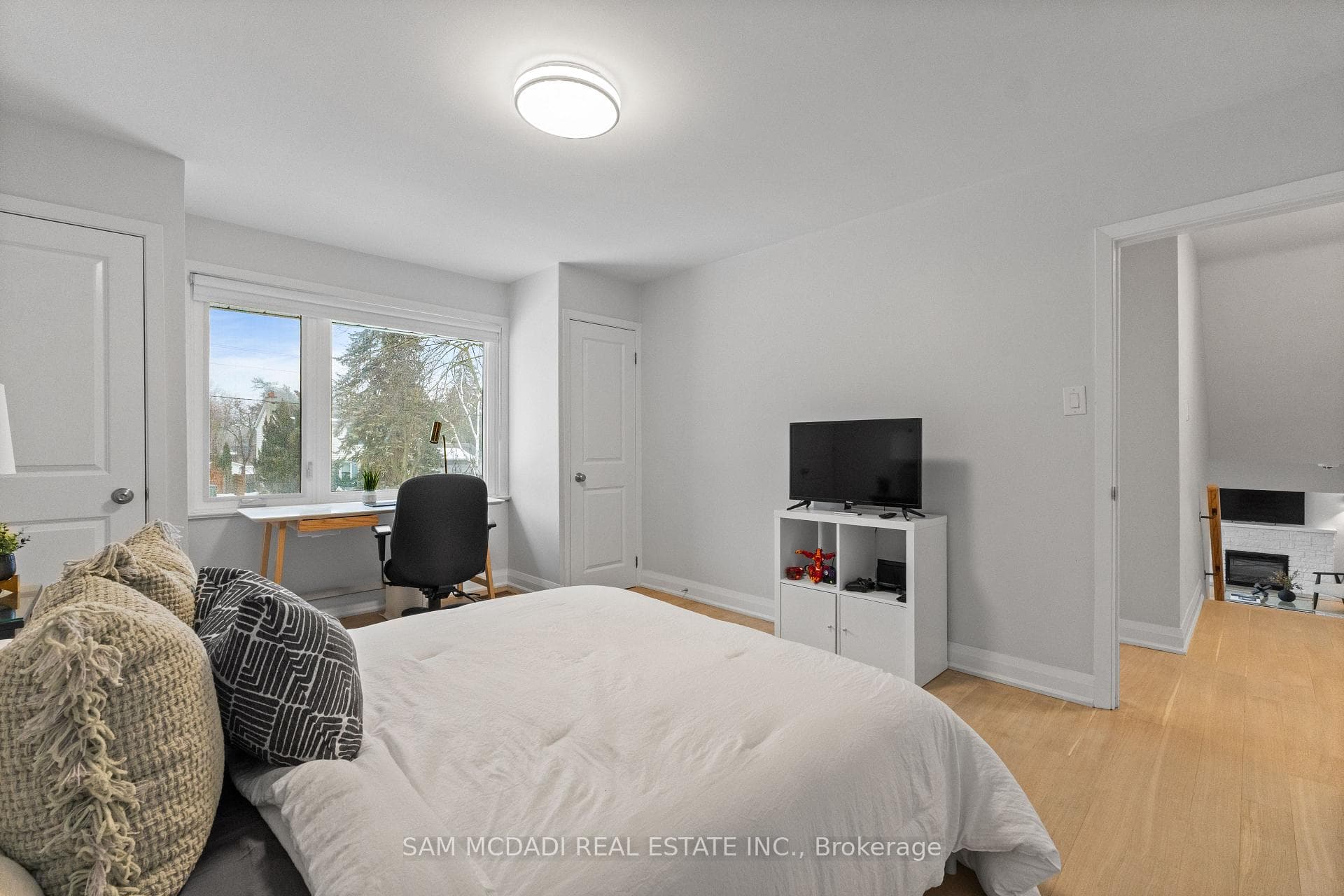 1639 Truscott Drive photo 24