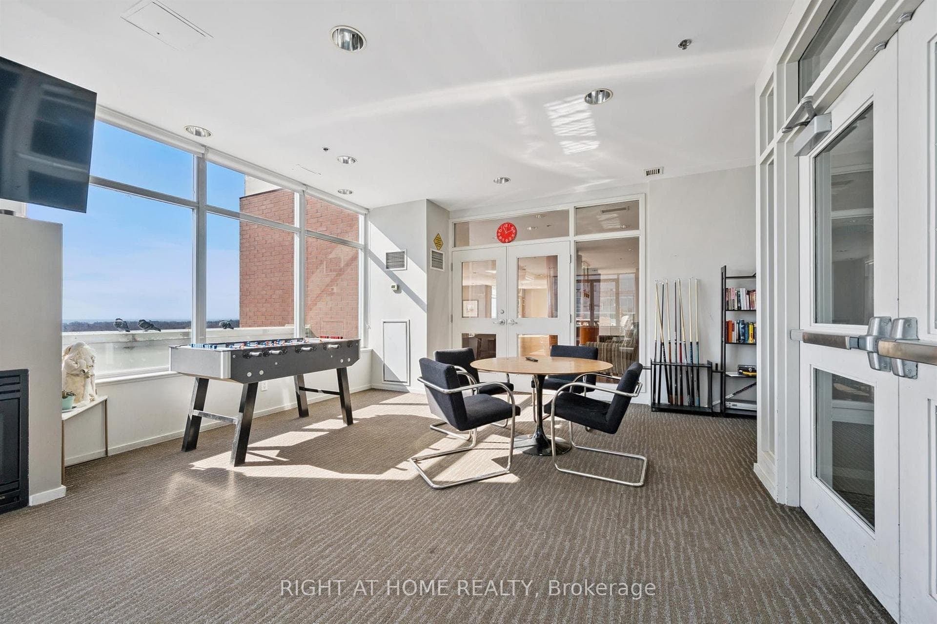 Large party room
