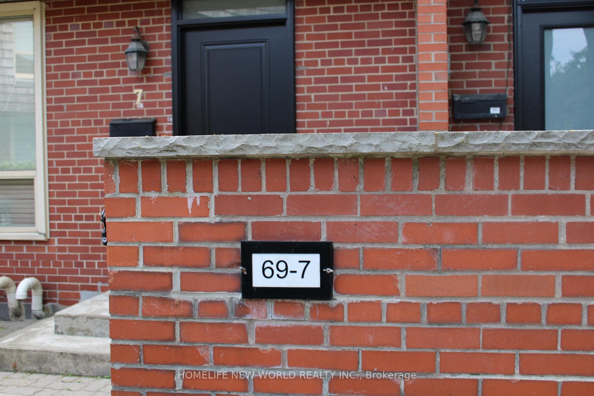69 Upper Canada Drive Unit 7 photo 20