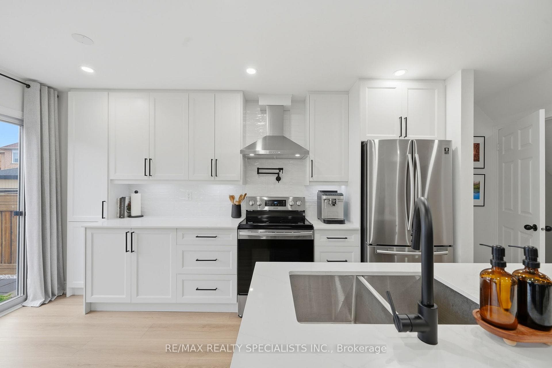 65 Ironhorse Crescent photo 11