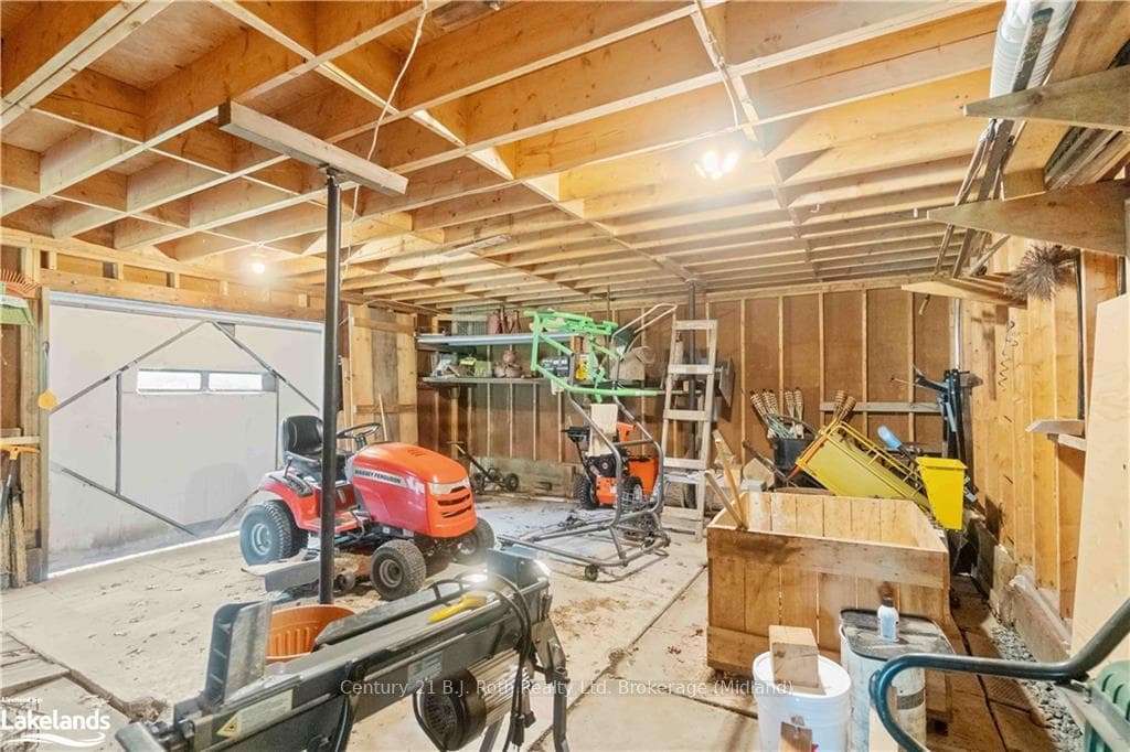 583 LYONS CREEK Road photo 20