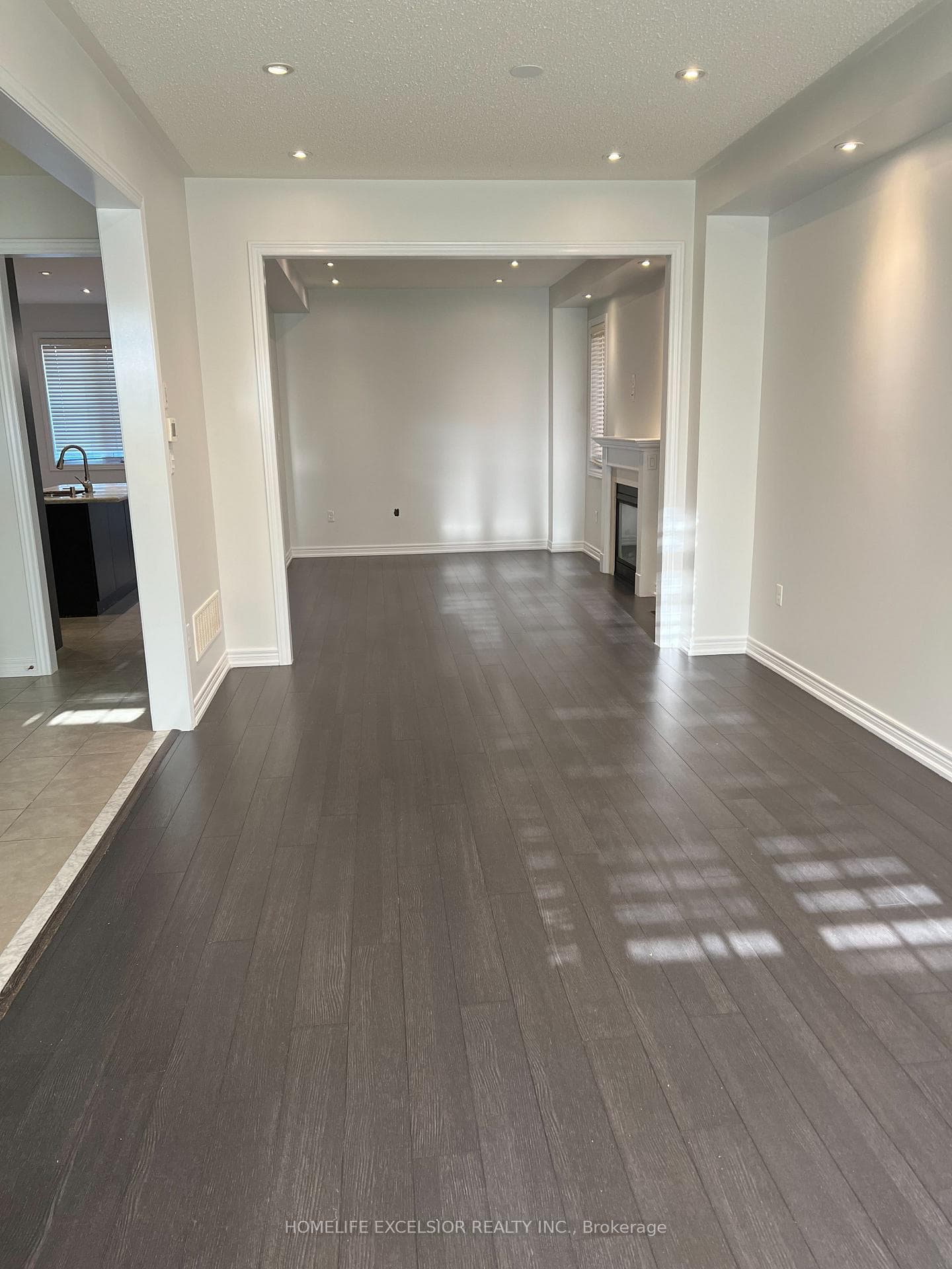 5347 Tenth Line photo 5