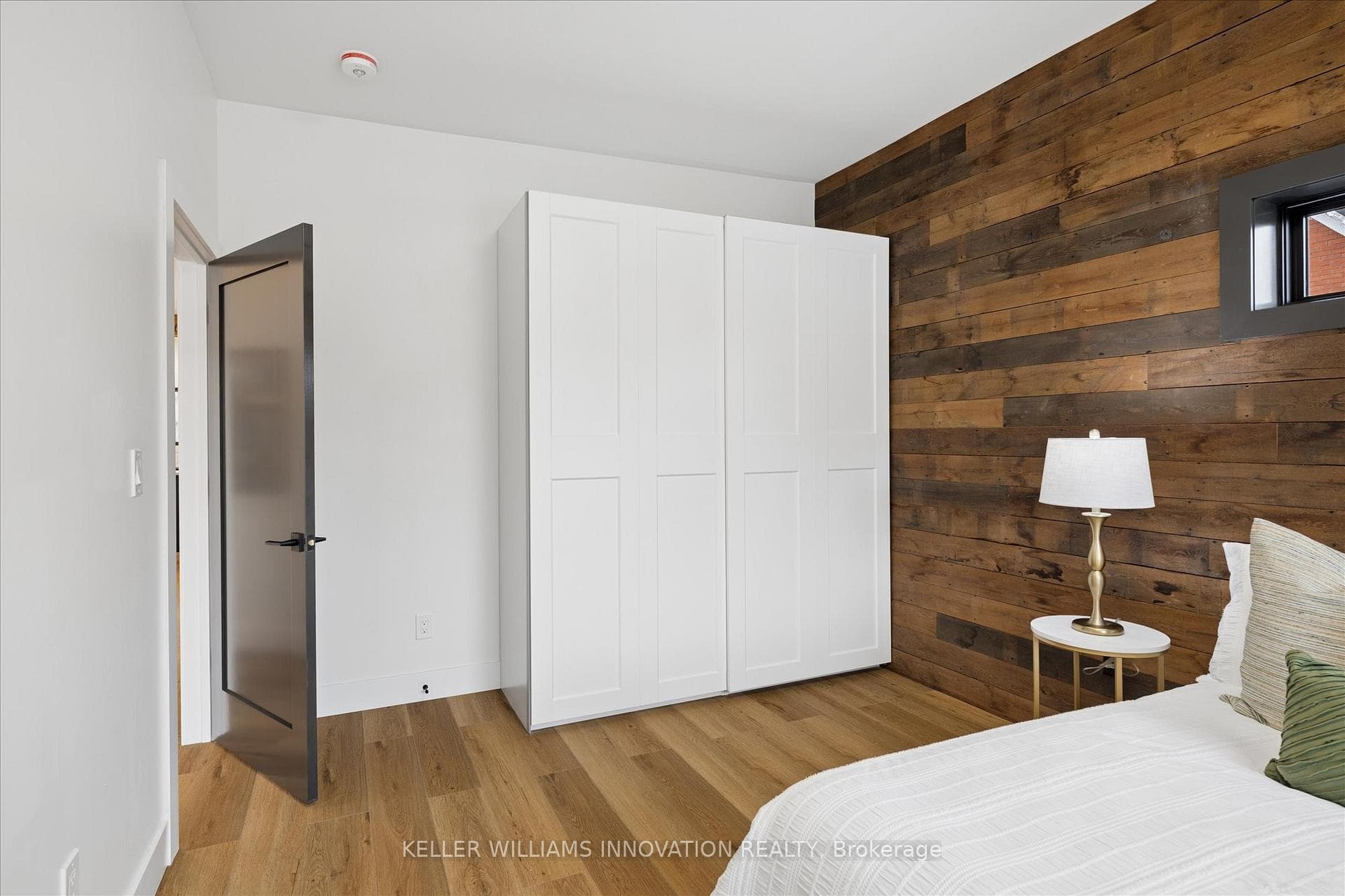 215 Winstanley Street photo 23