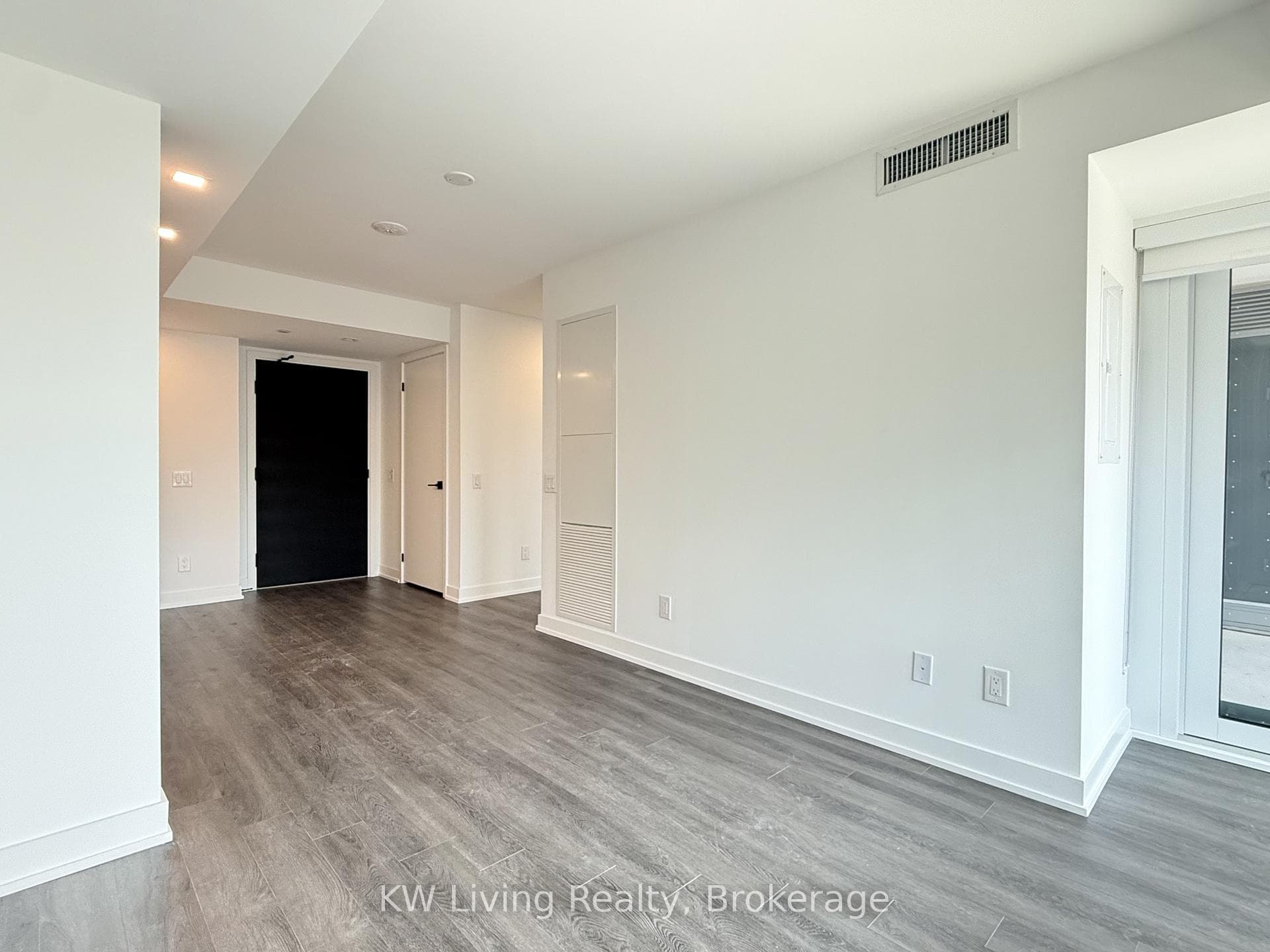 609 Sherbourne Street Unit 307 photo 26