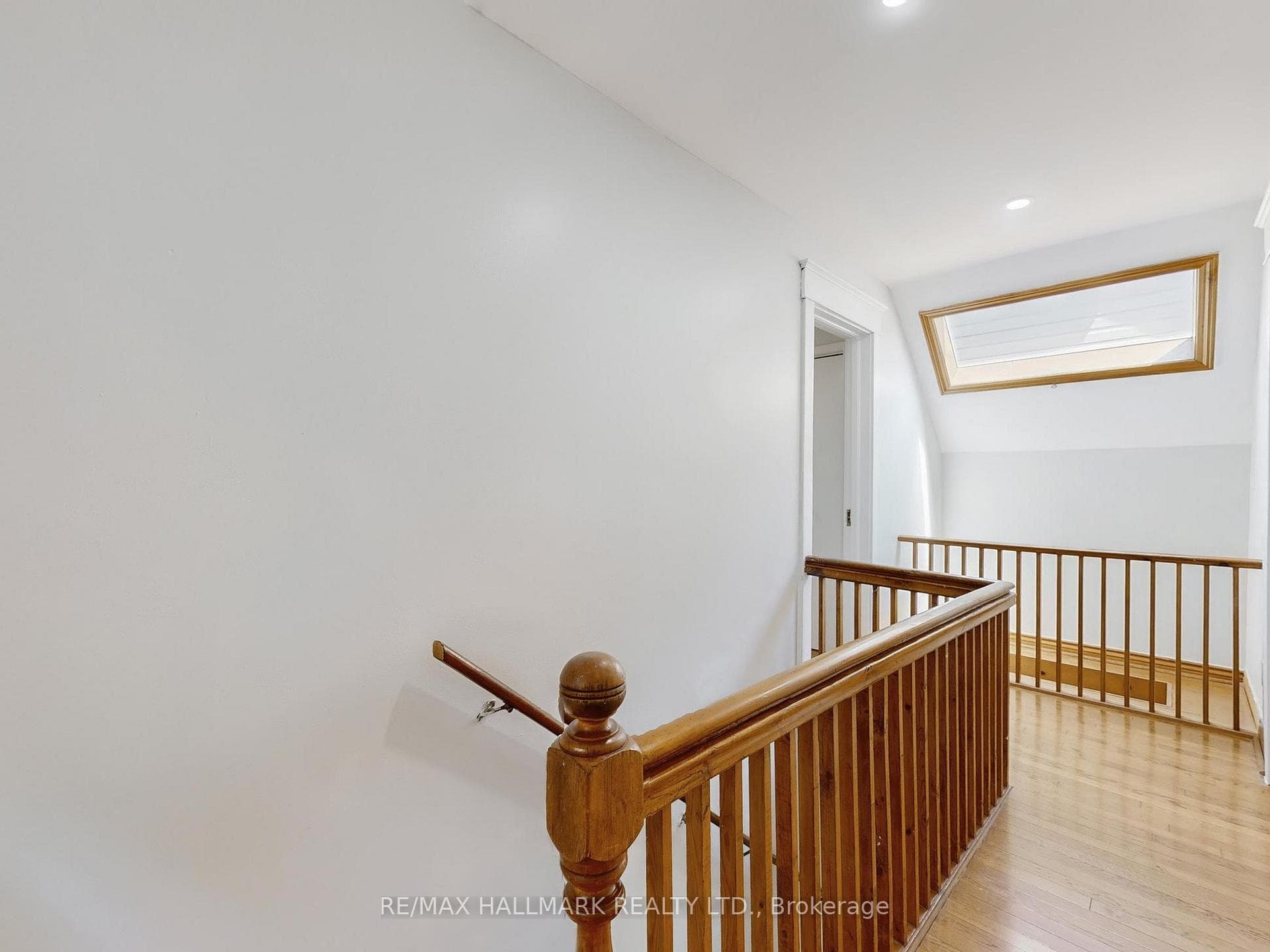 34 Strathcona Avenue photo 25
