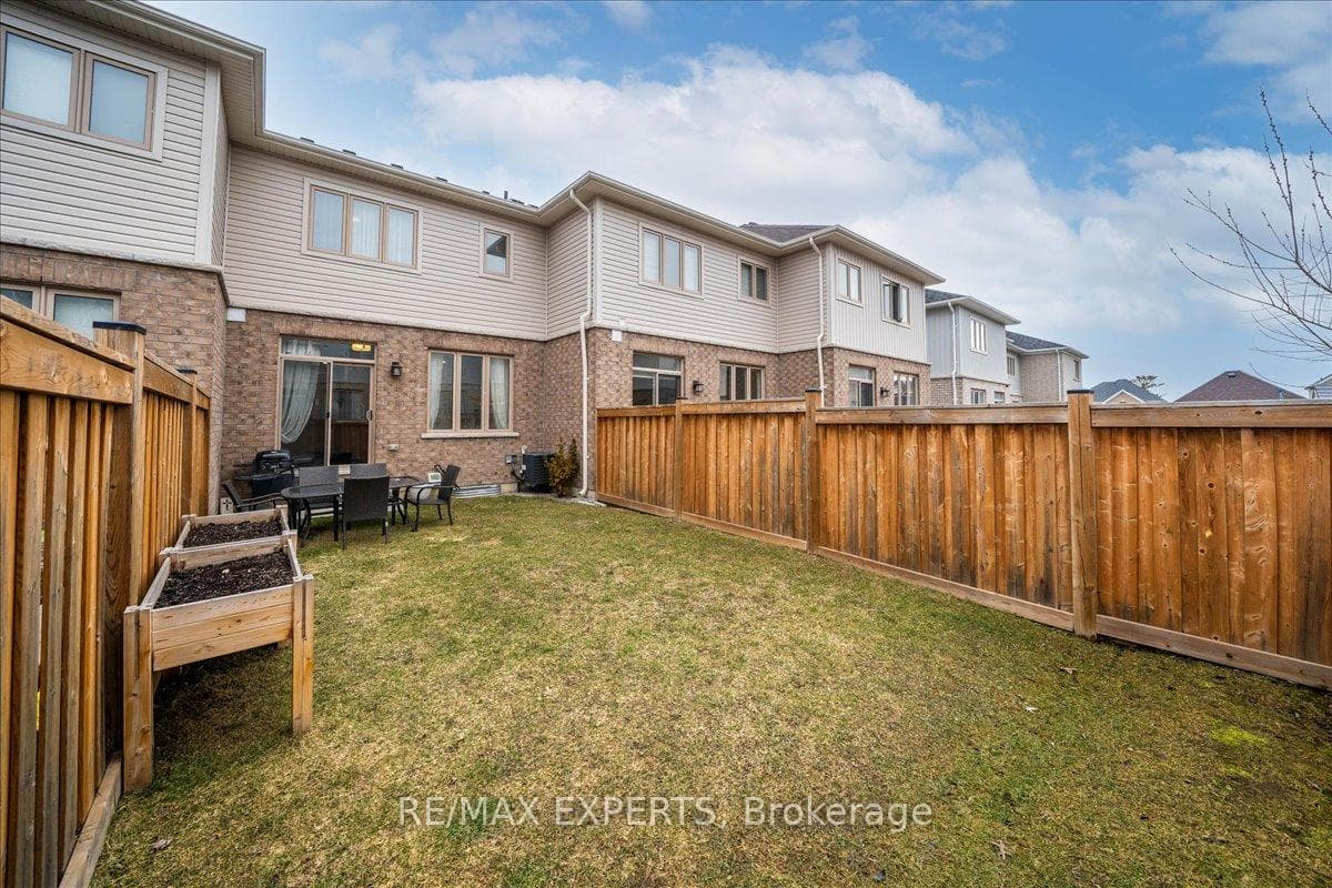 76 Clifford Crescent photo 35
