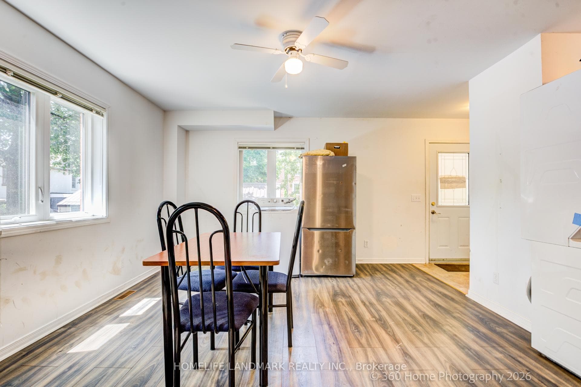 736 Kingston Road Unit 3 photo 4