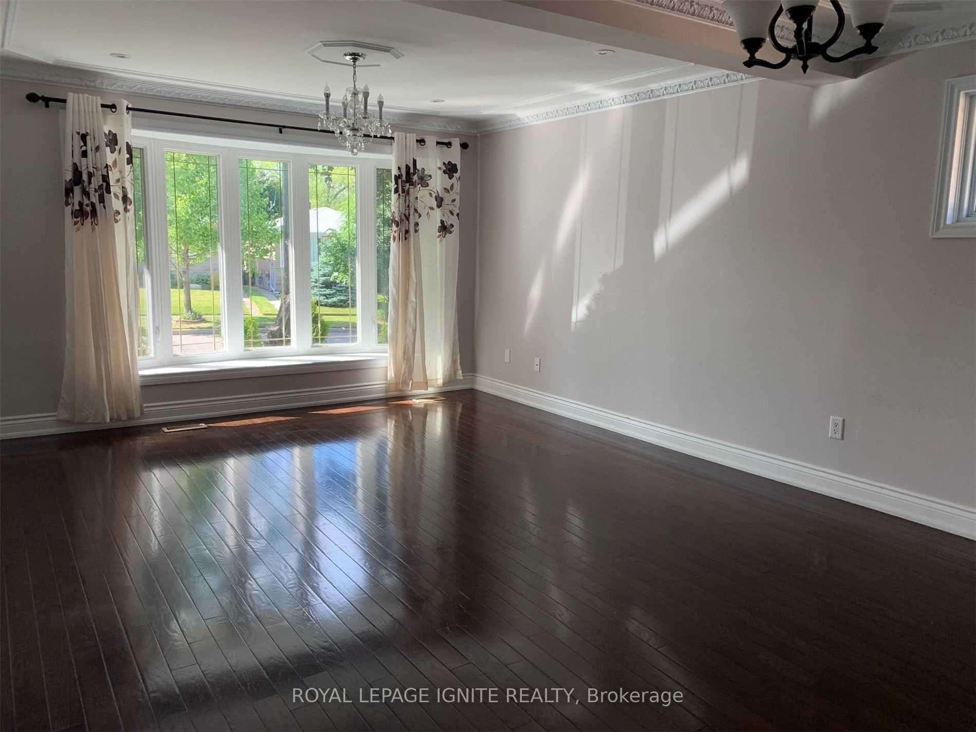 9 Manorwood Road Unit Main photo 2