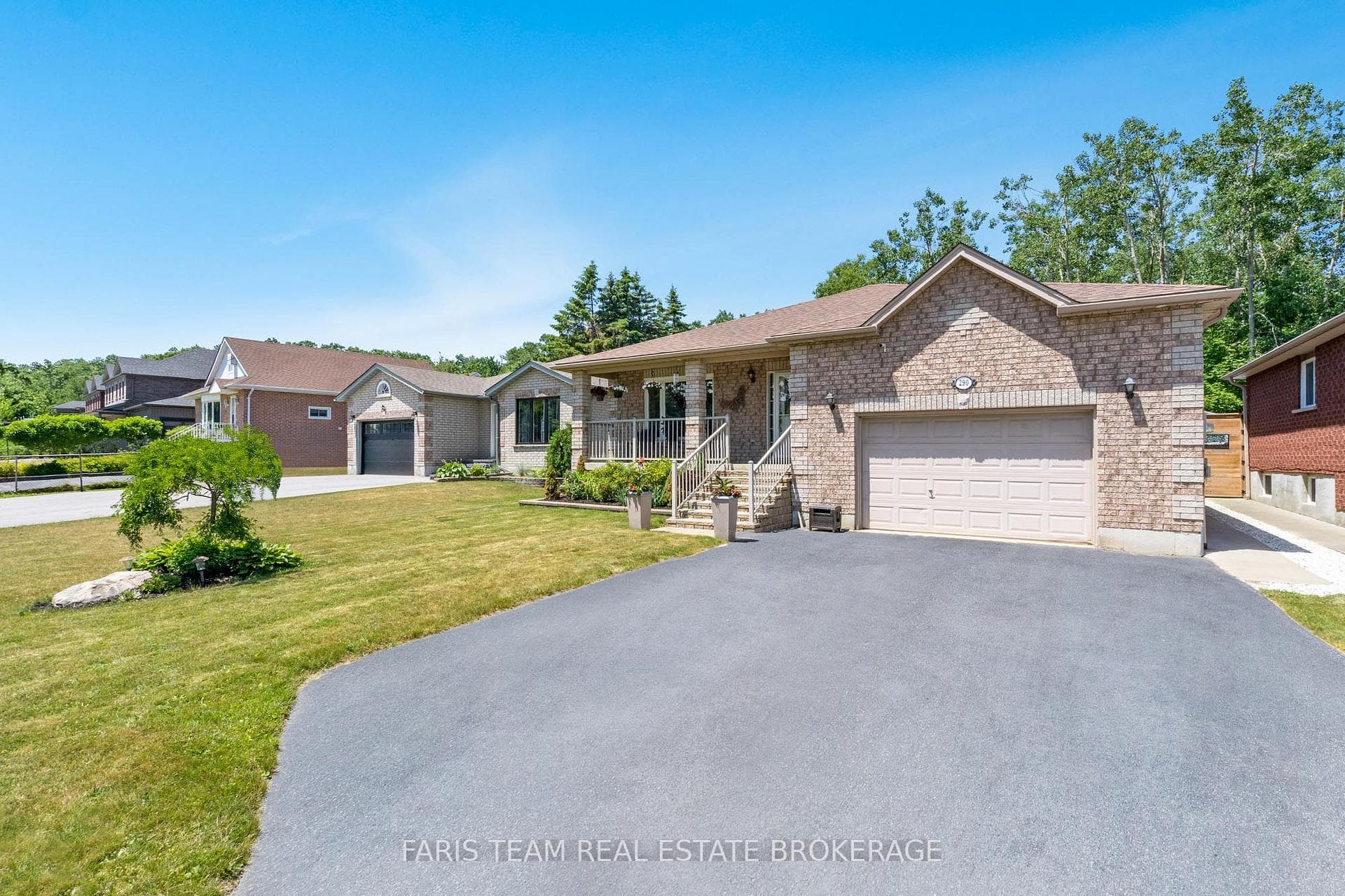 290 Edgehill Drive photo 4