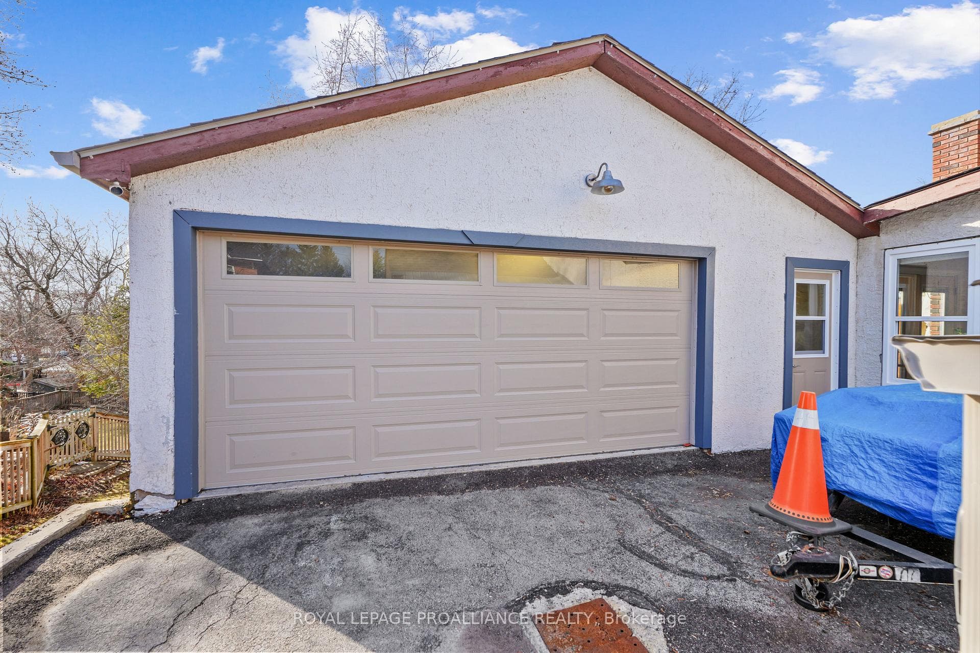 Two Story Garage!