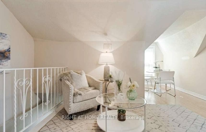 27 Hamilton Street Unit 301 photo 5