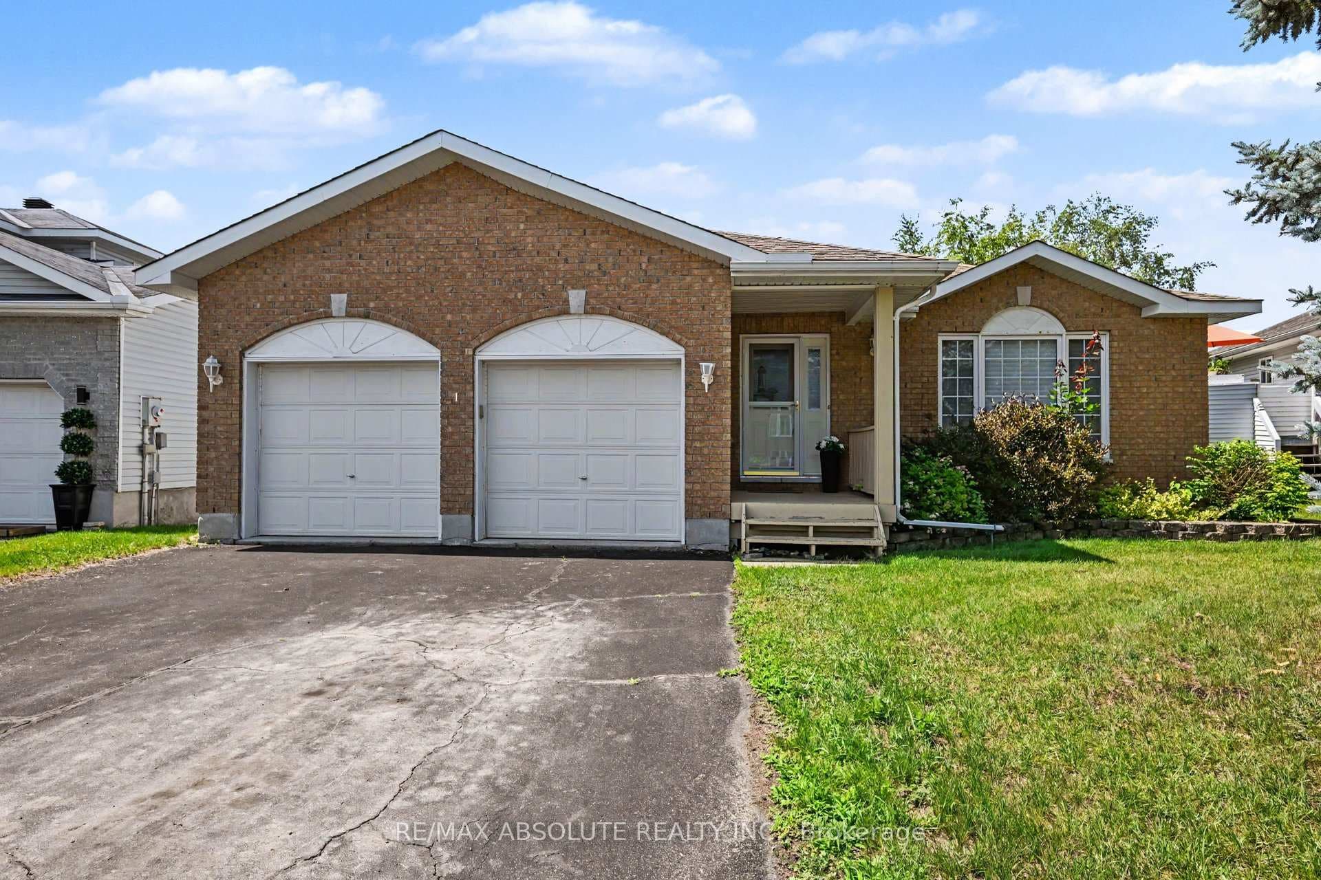 1 River Ridge Crescent photo 1