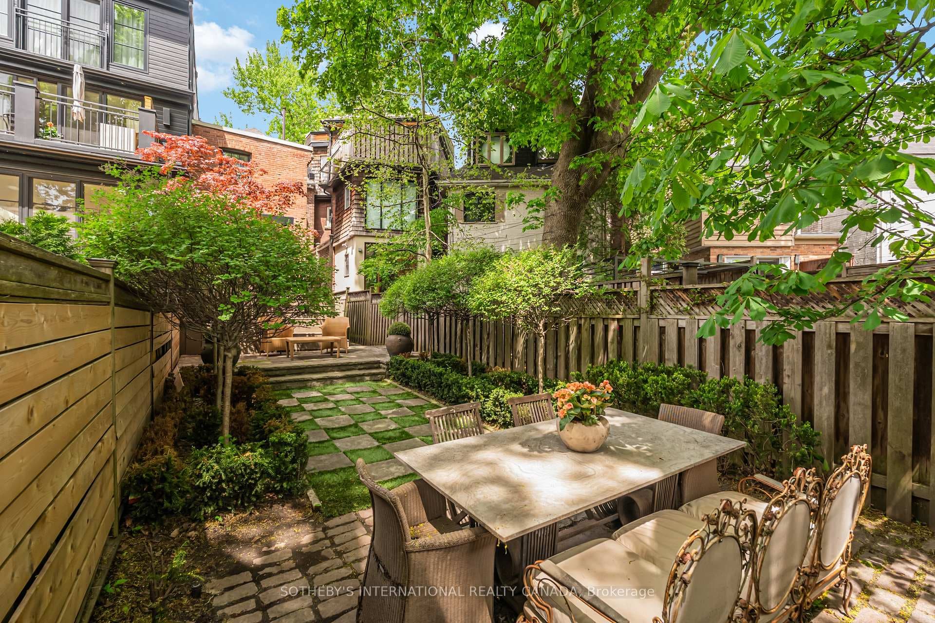 103 Summerhill Avenue photo 18