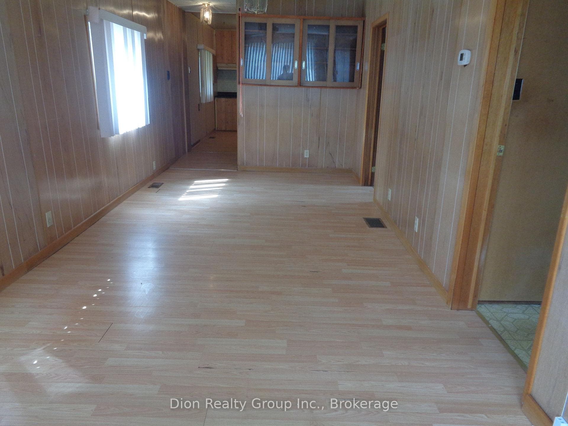 102 Tower Street photo 5