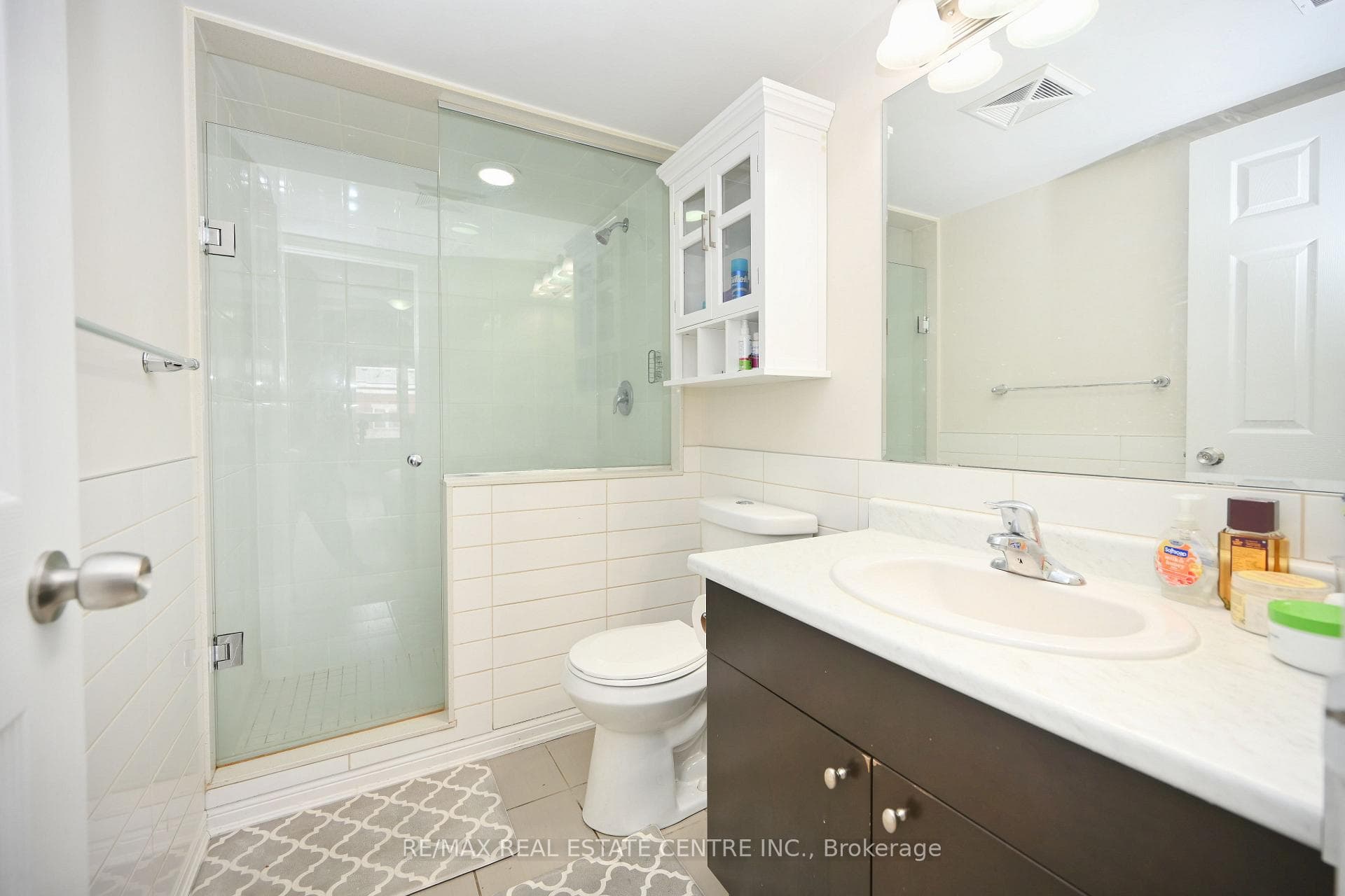 70 Baycliffe Crescent Unit 301 photo 12