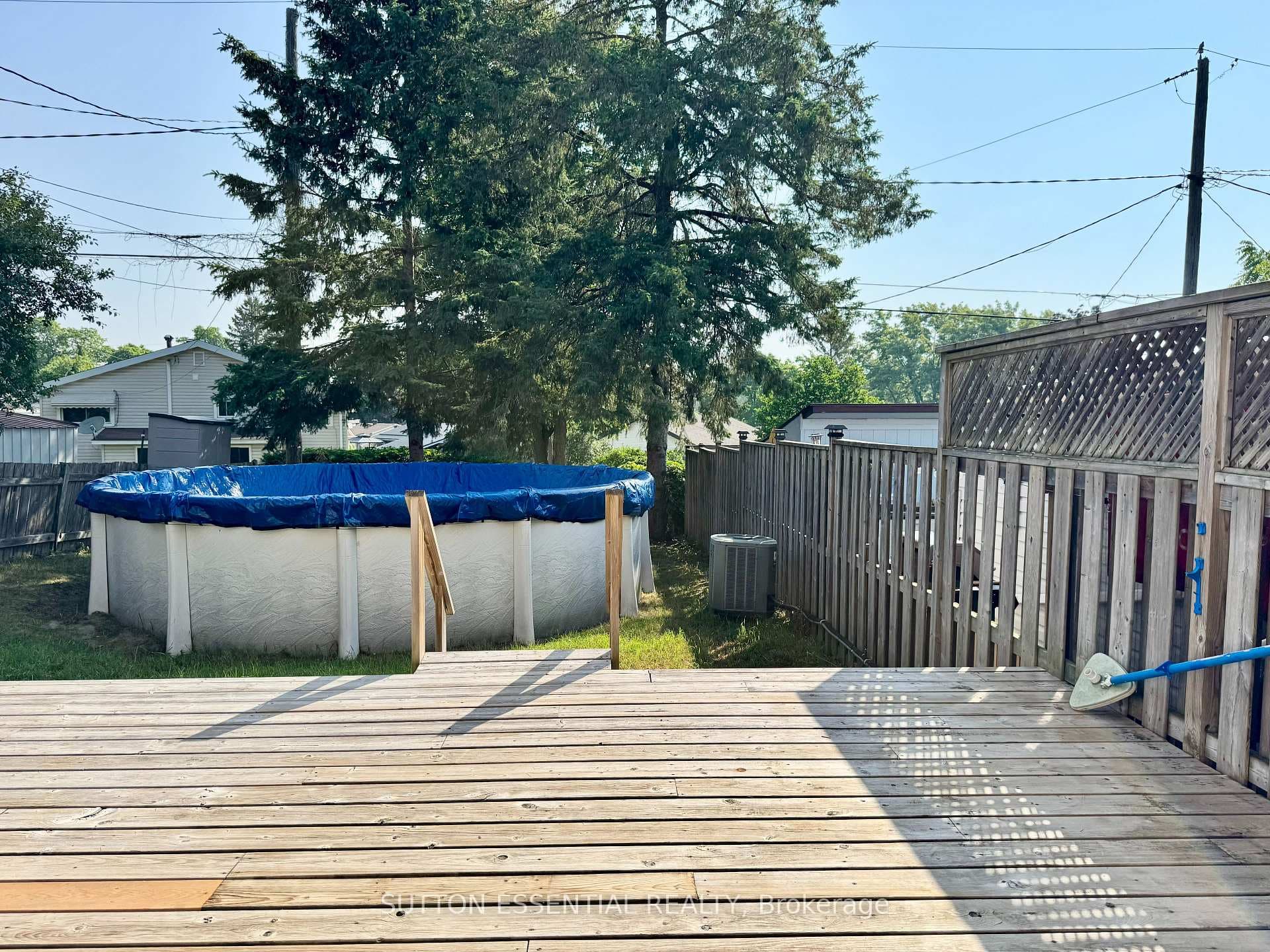 213 Perth Street photo 18