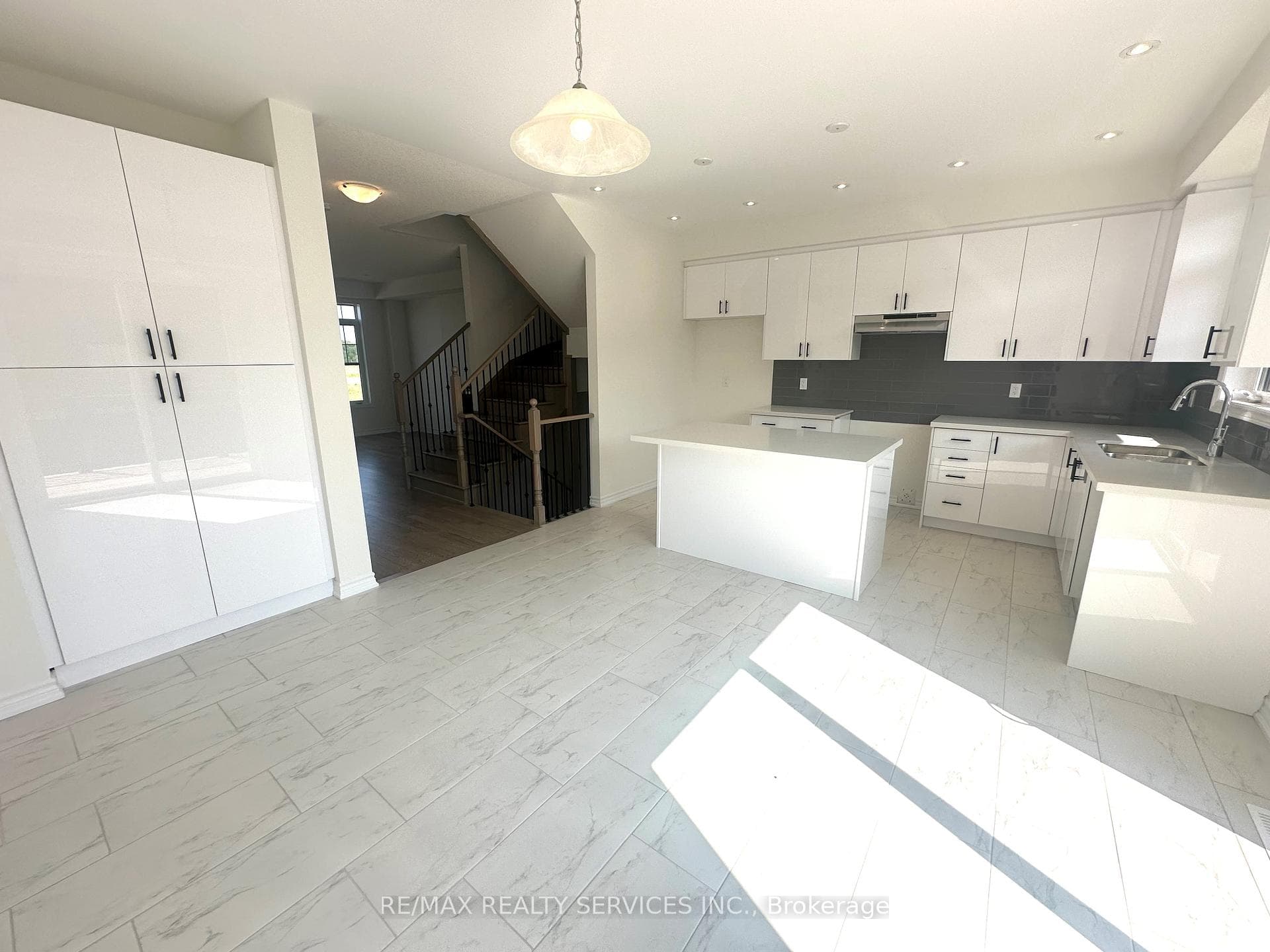 12318 Mclaughlin Road photo 8