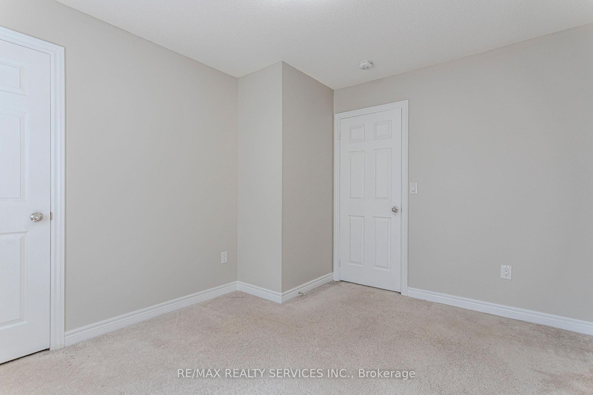 3896 Tufgar Crescent photo 41