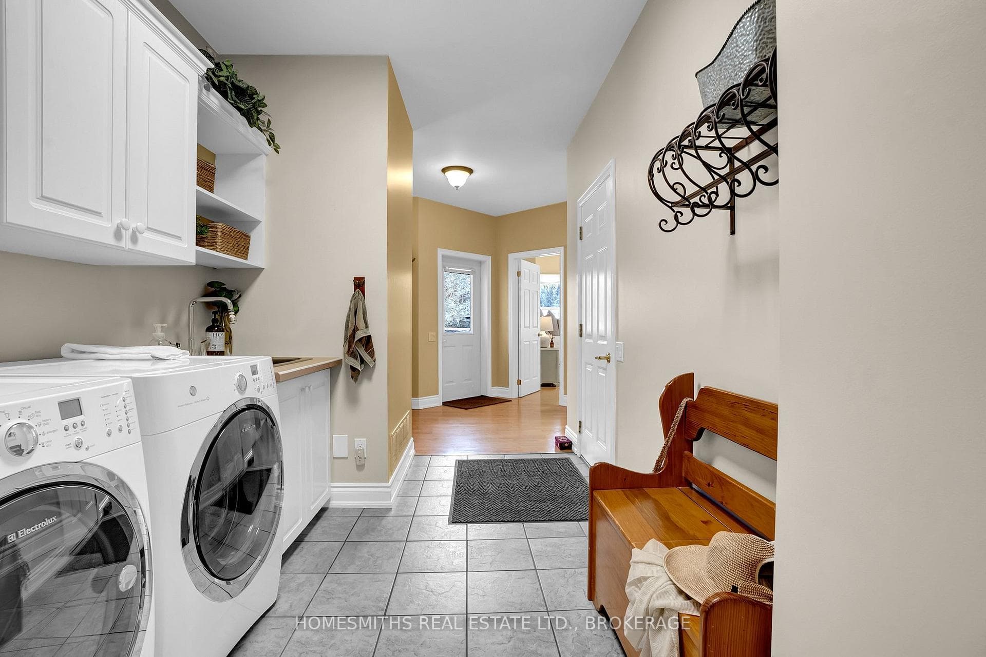 60 Maple Street photo 27