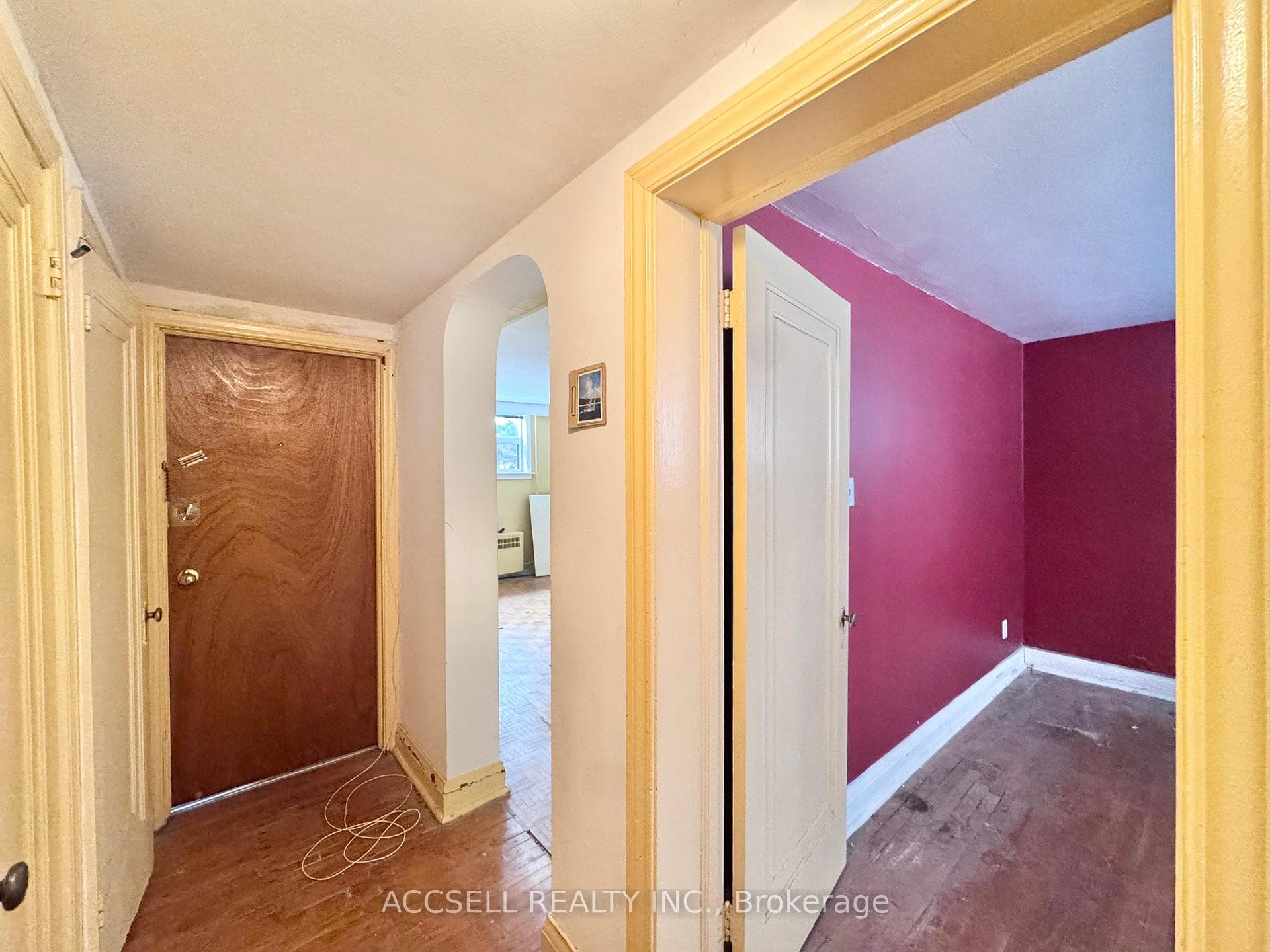 2711 Lakeshore Boulevard photo 6