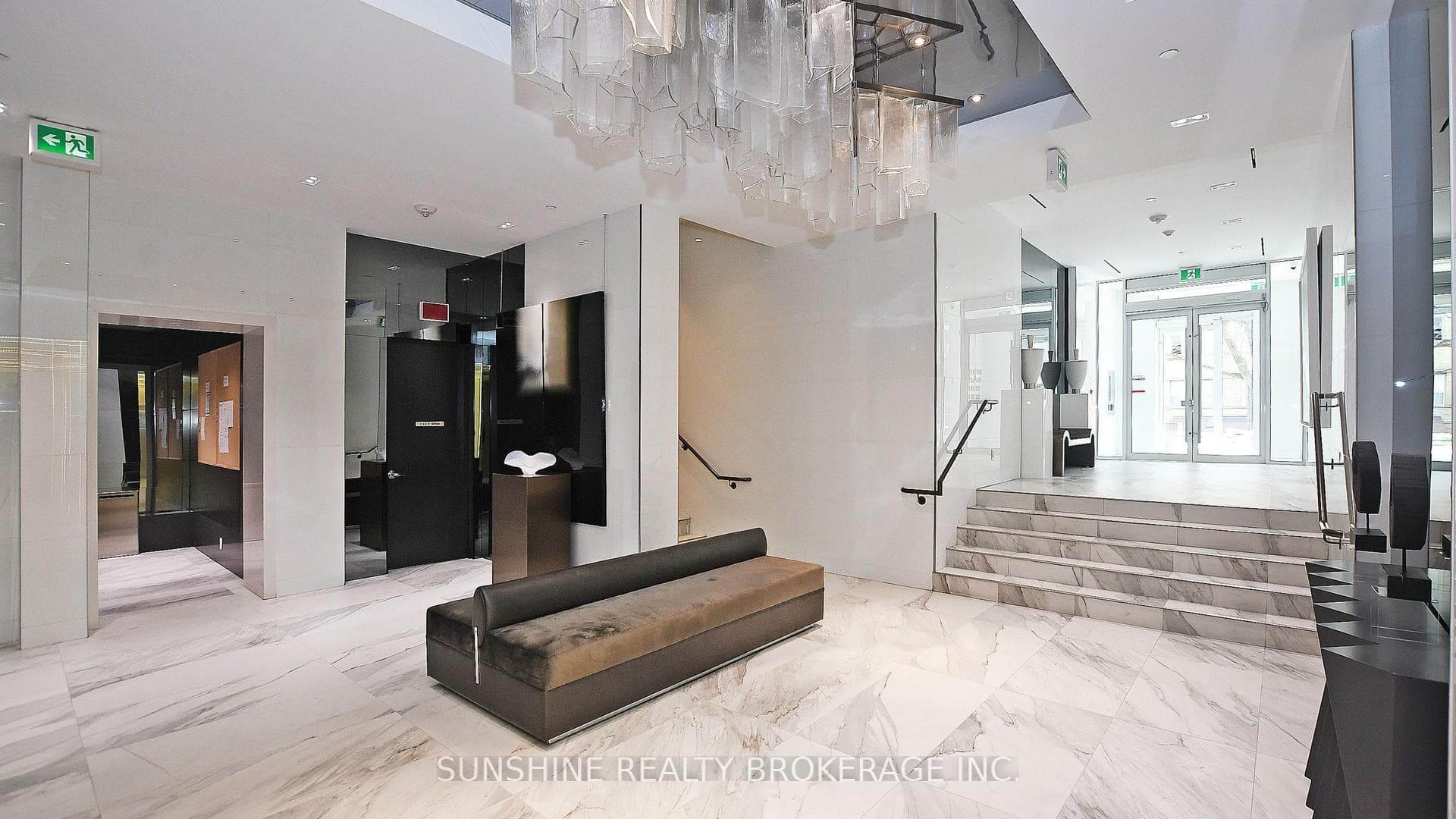 6 Parkwood Avenue Unit 709 photo 4