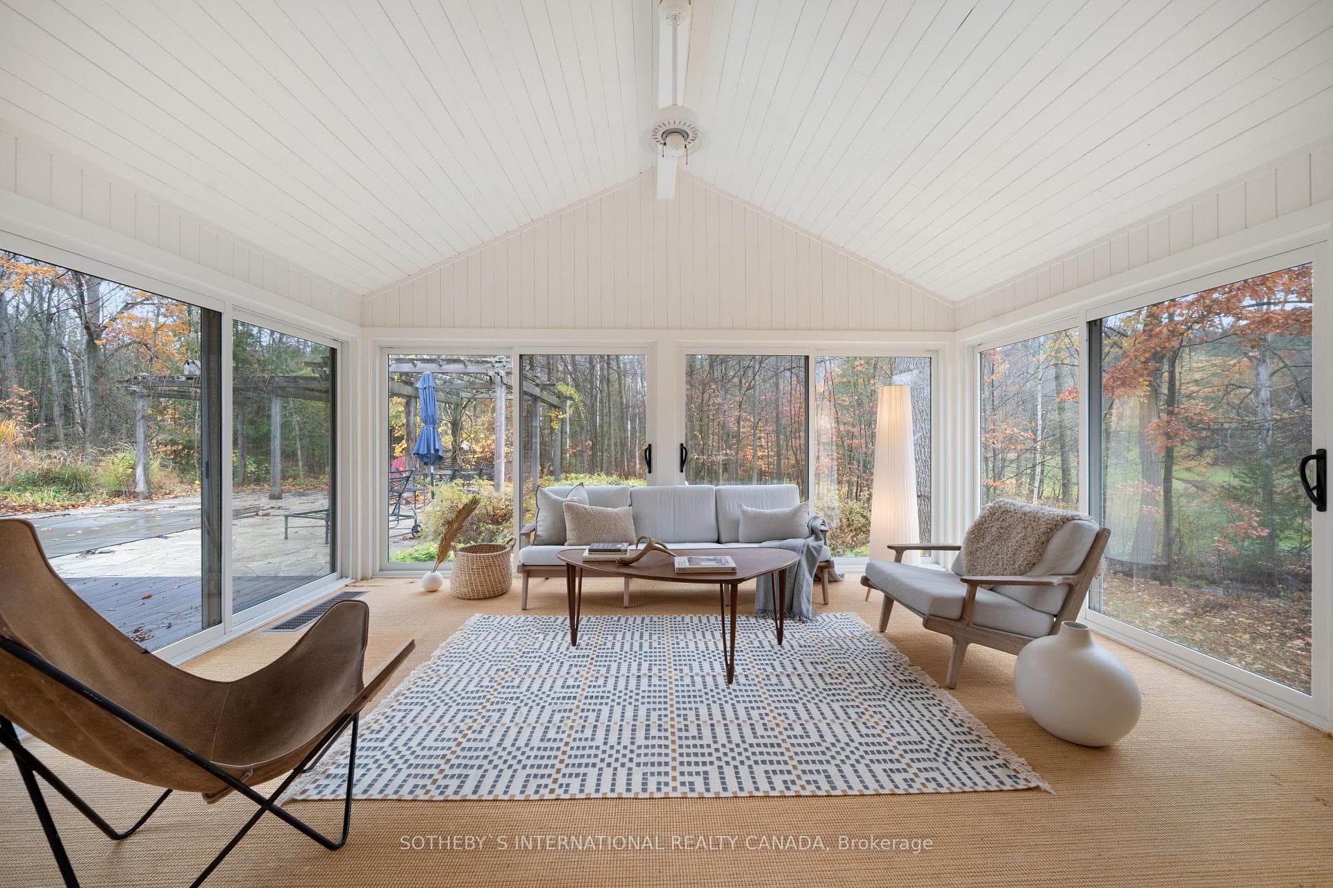 Guest House Living Rm w/o to pool, pond views