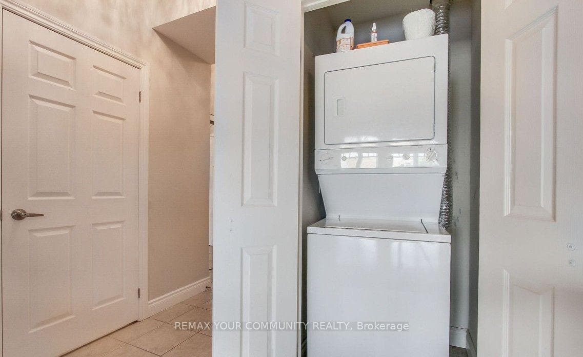 10211 Keele Street Unit 211 photo 17