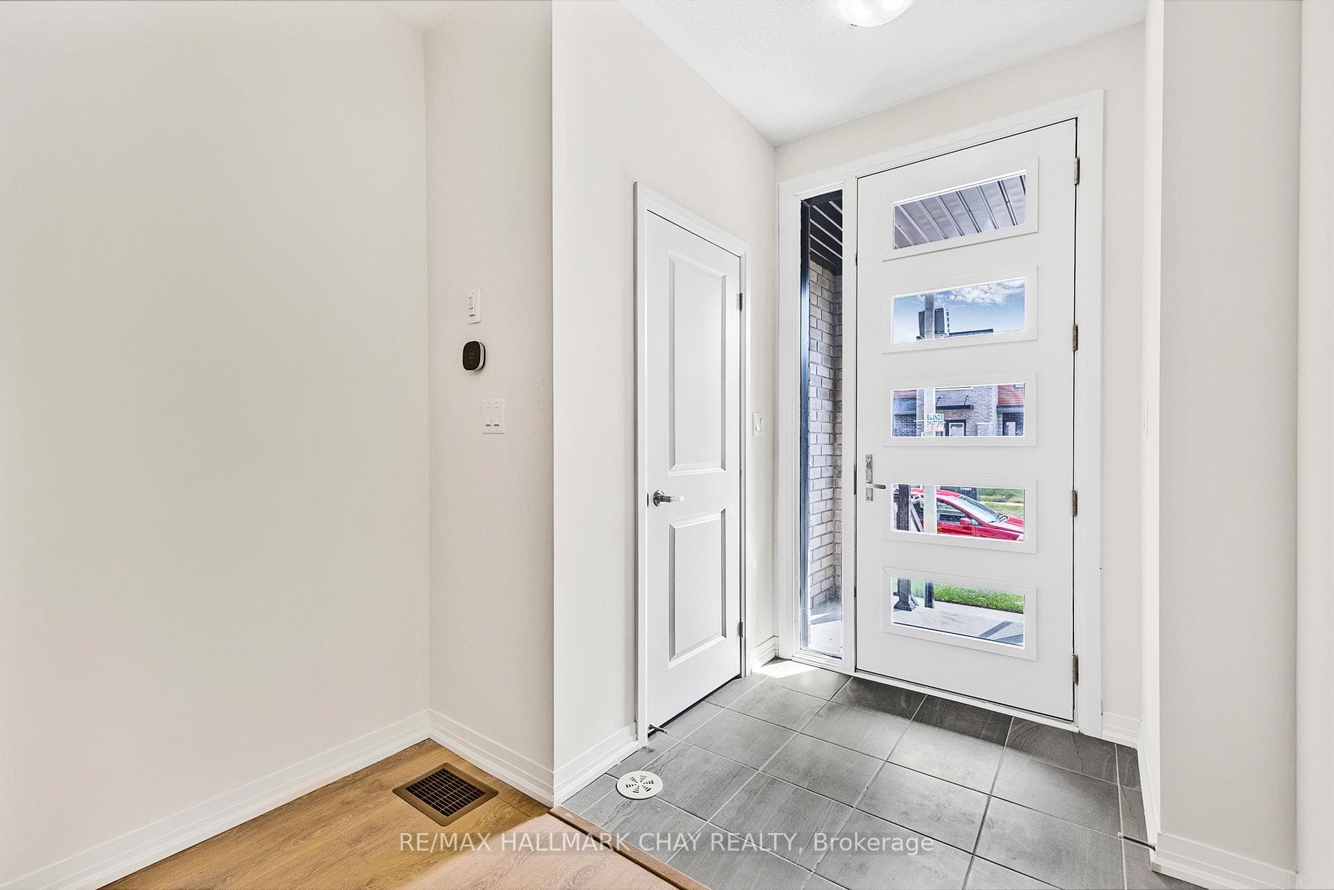 138 Turnberry Lane photo 4