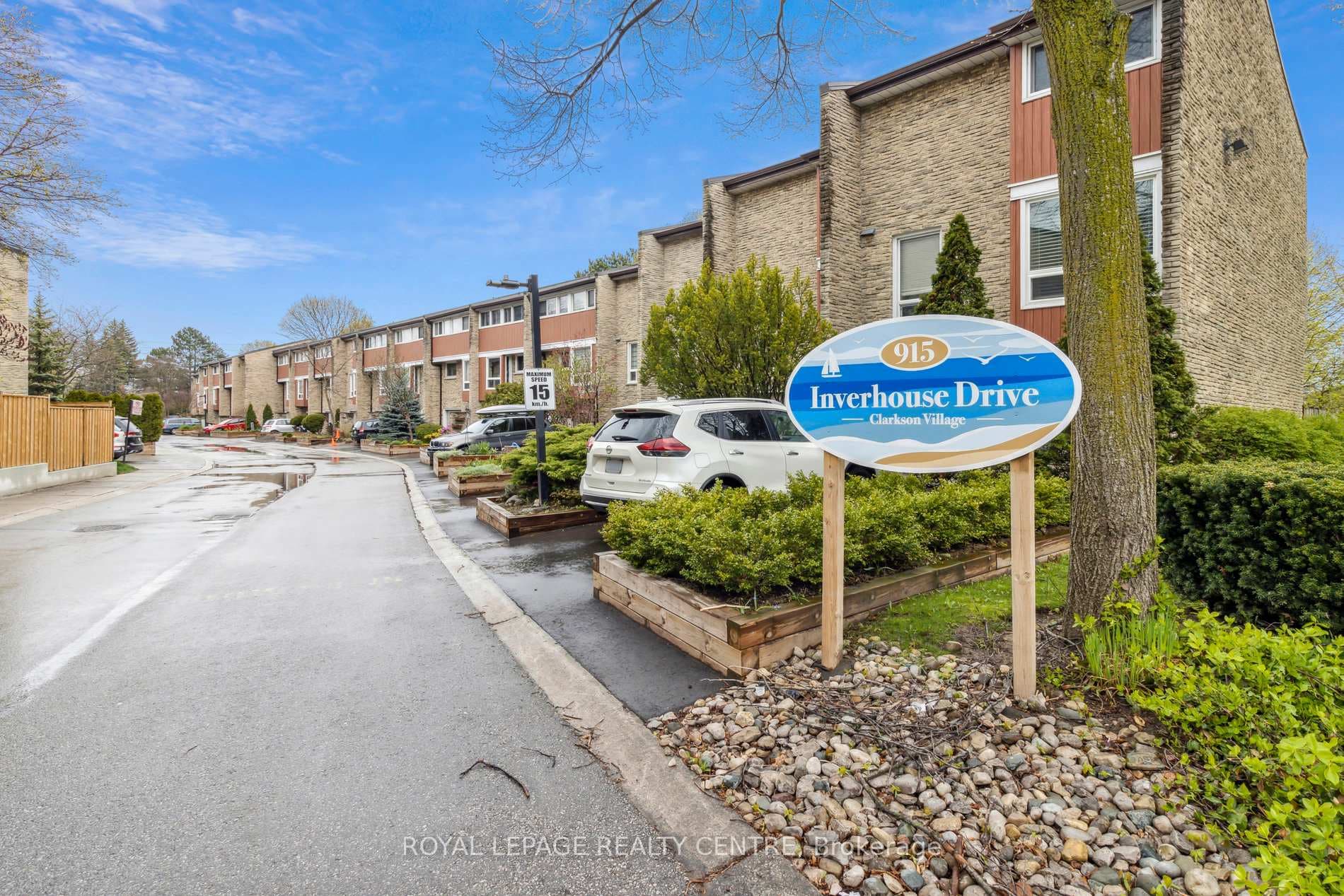 915 Inverhouse Drive Unit 82 photo 1