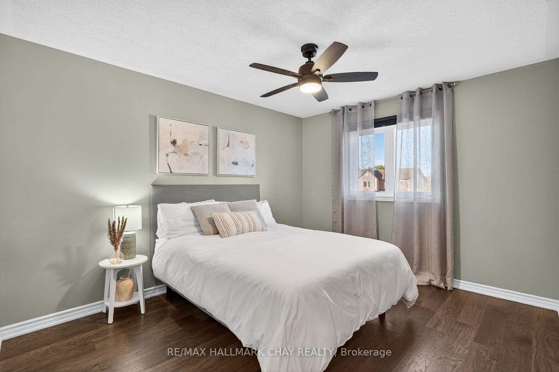 53 McKnight Crescent photo 32