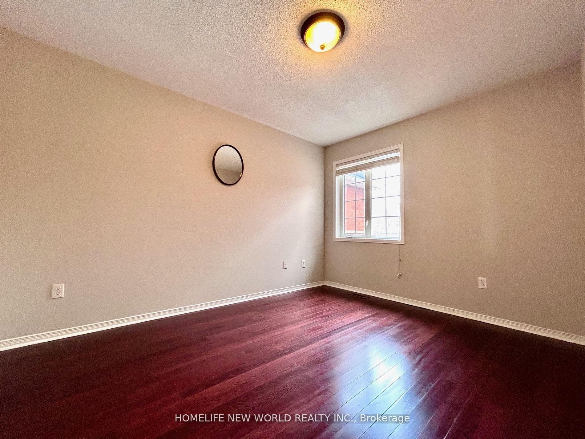 65 Warren Bradley Street photo 8