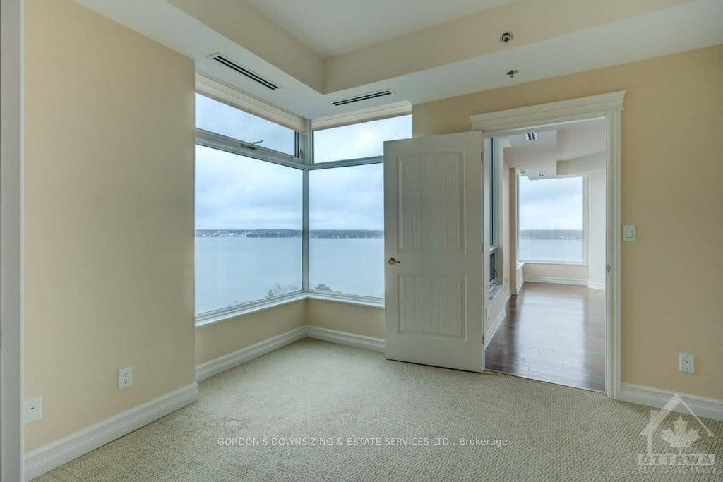 15 ST ANDREW Street Unit 1501 photo 14