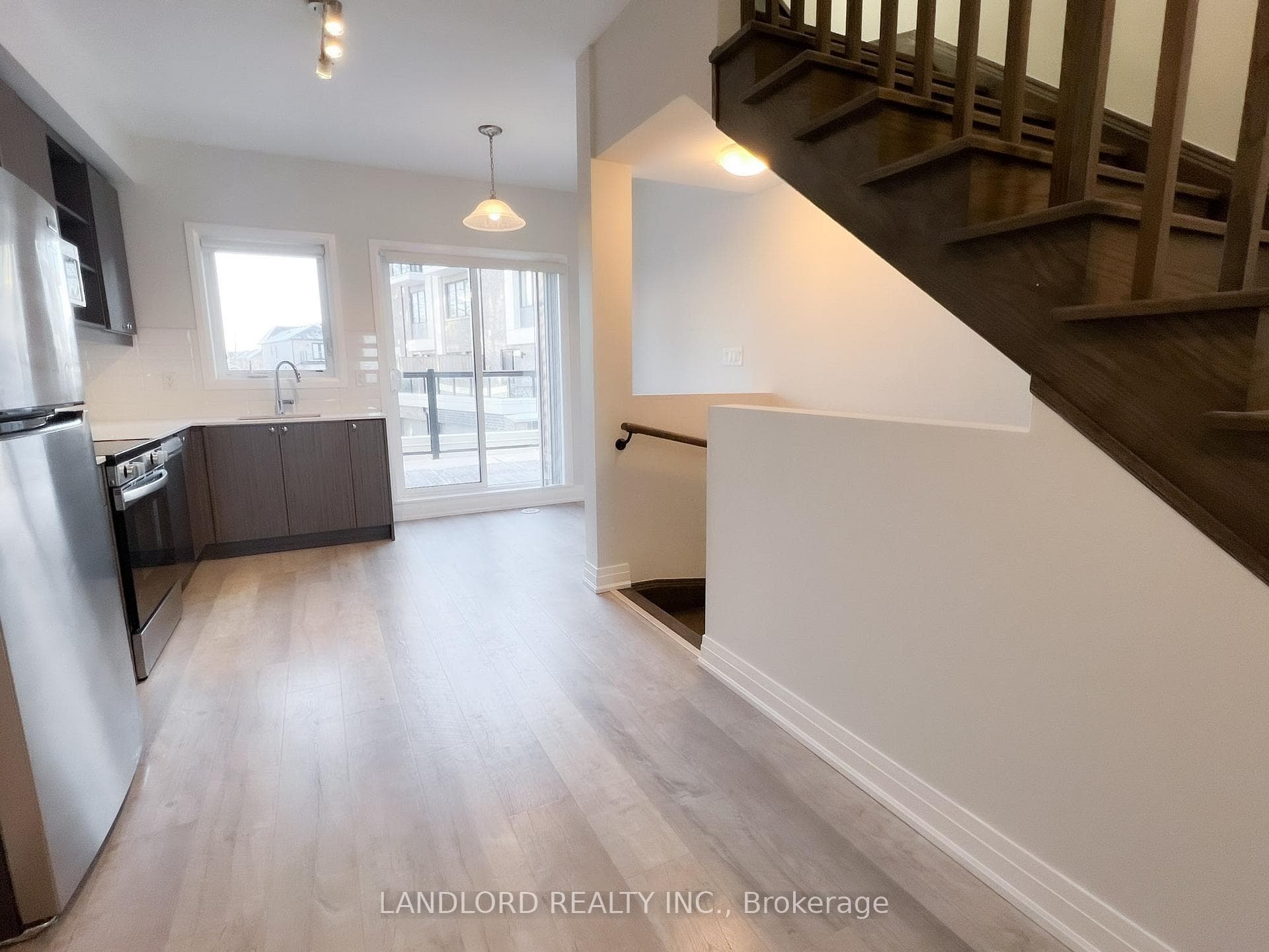 169 Downsview Park Boulevard photo 5