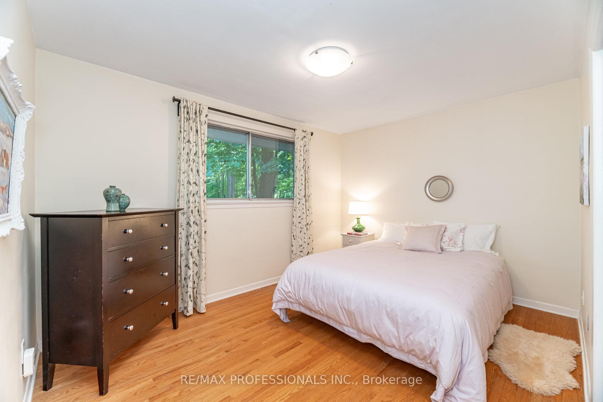 7 Queensborough Crescent photo 20