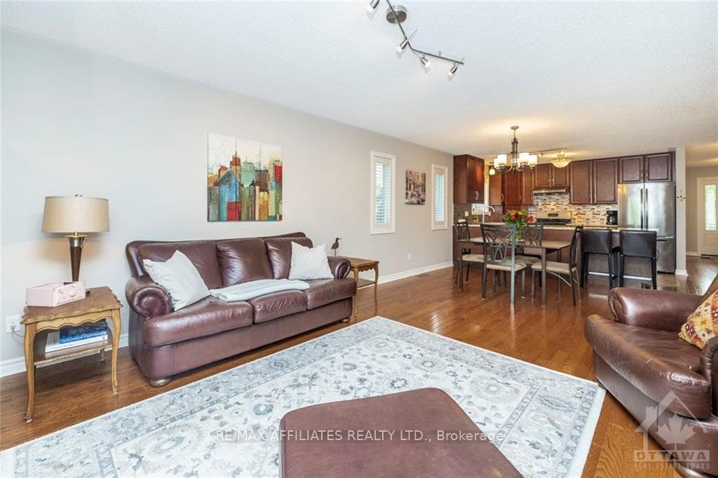 29 JOHANNA Street photo 14