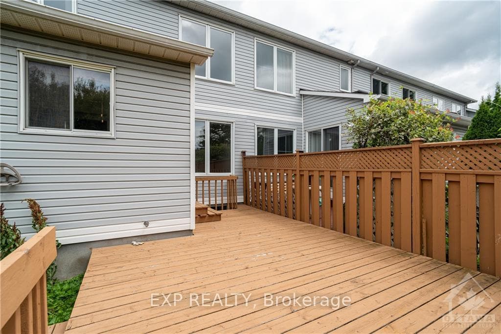79 LOCHELAND Crescent photo 24