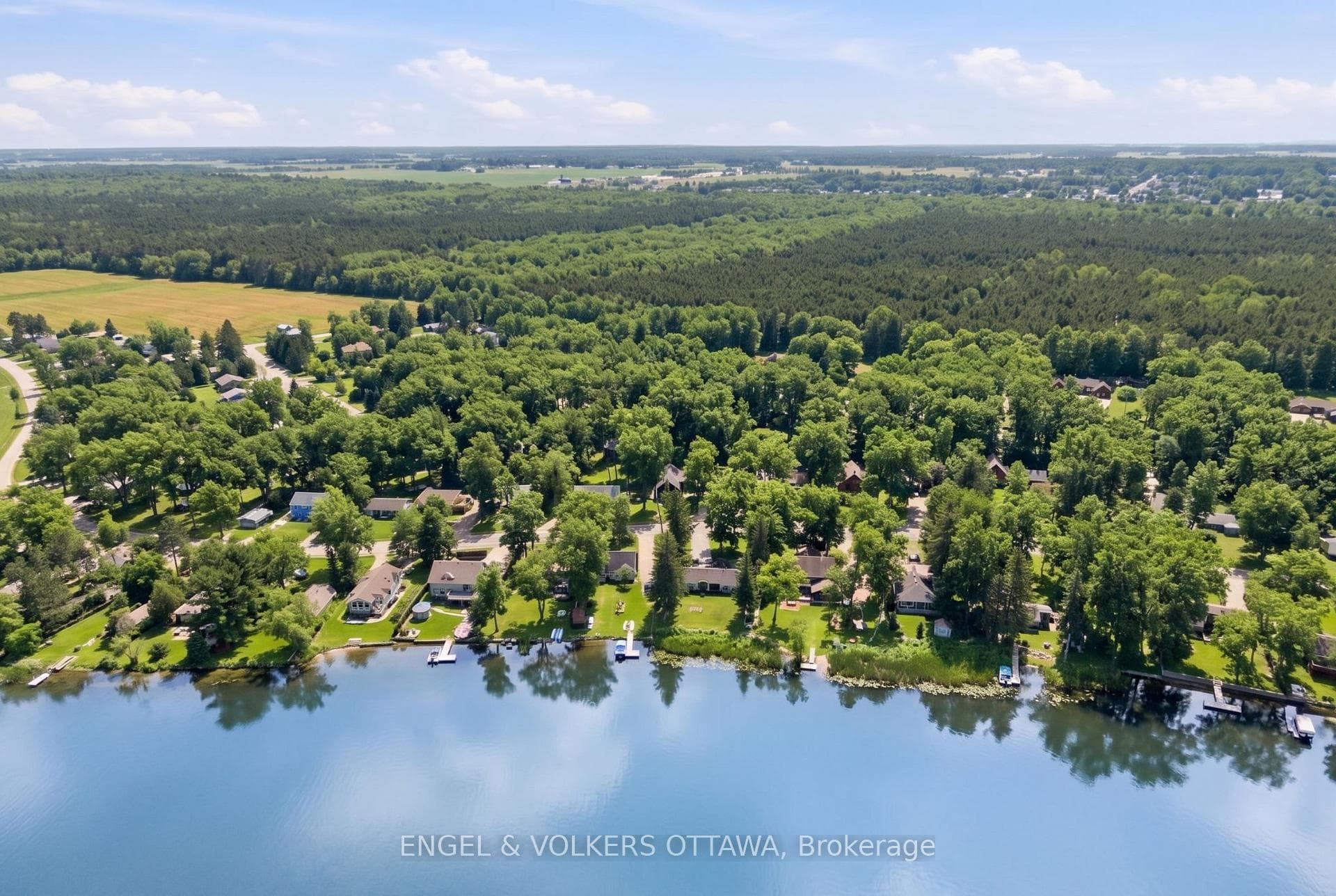 557 Bayview Drive photo 32