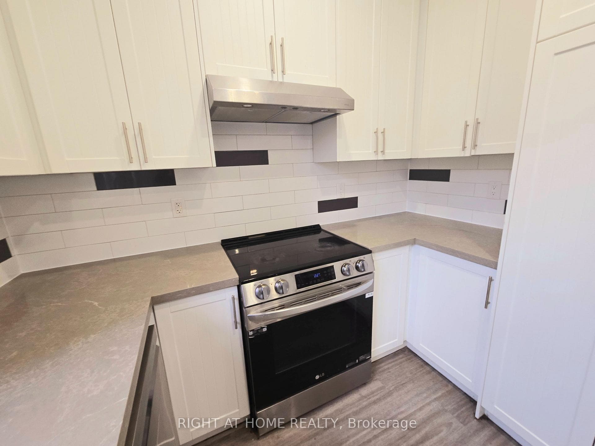 94 Barrington Avenue Unit Laneway Suite photo 9