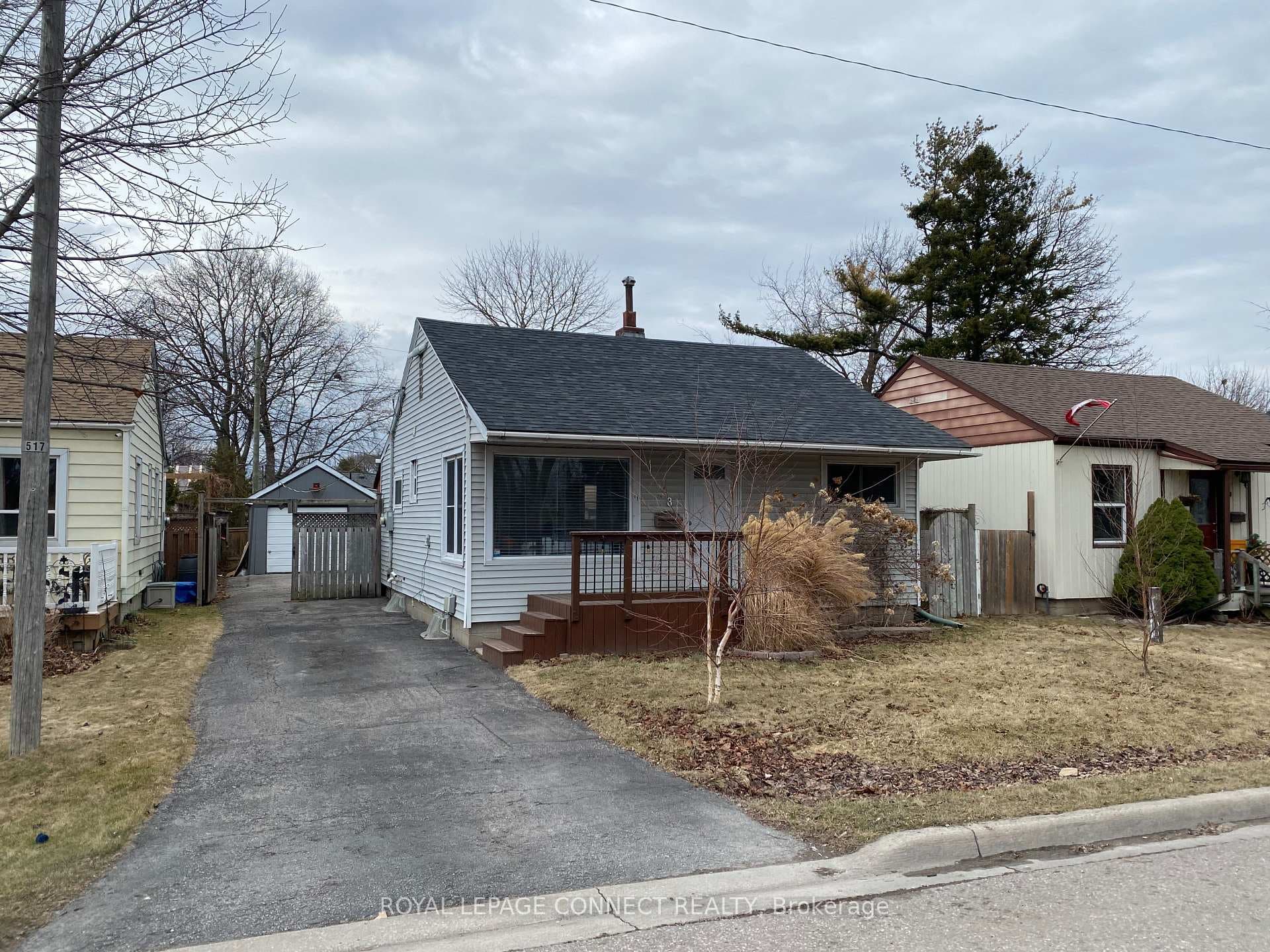 8 Birch Crescent photo 1
