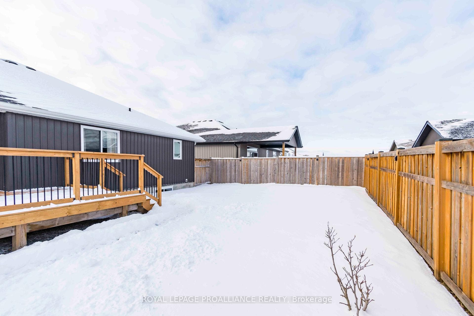 18 Gavin Crescent photo 33