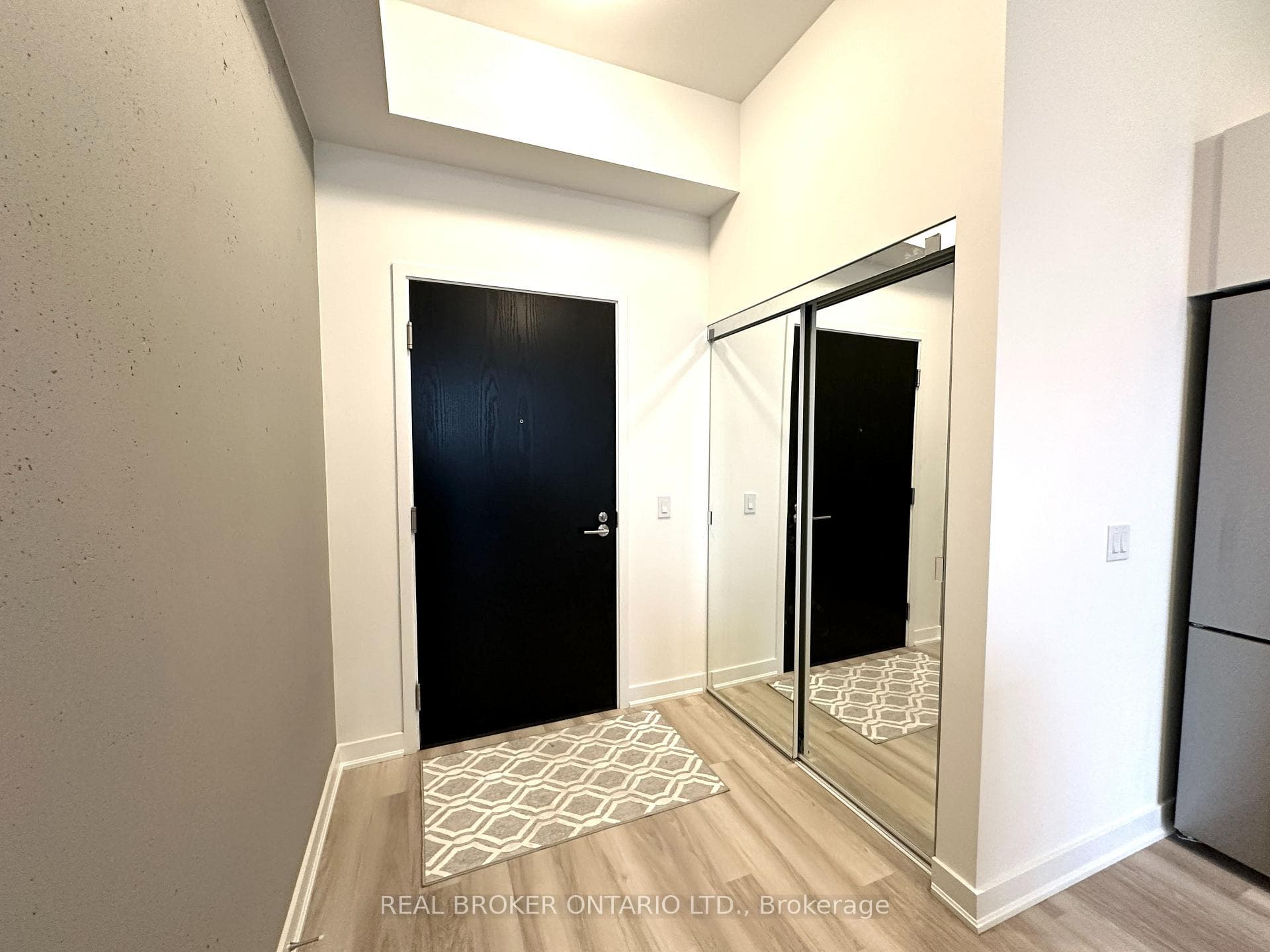 2007 James Street Unit 410 photo 8