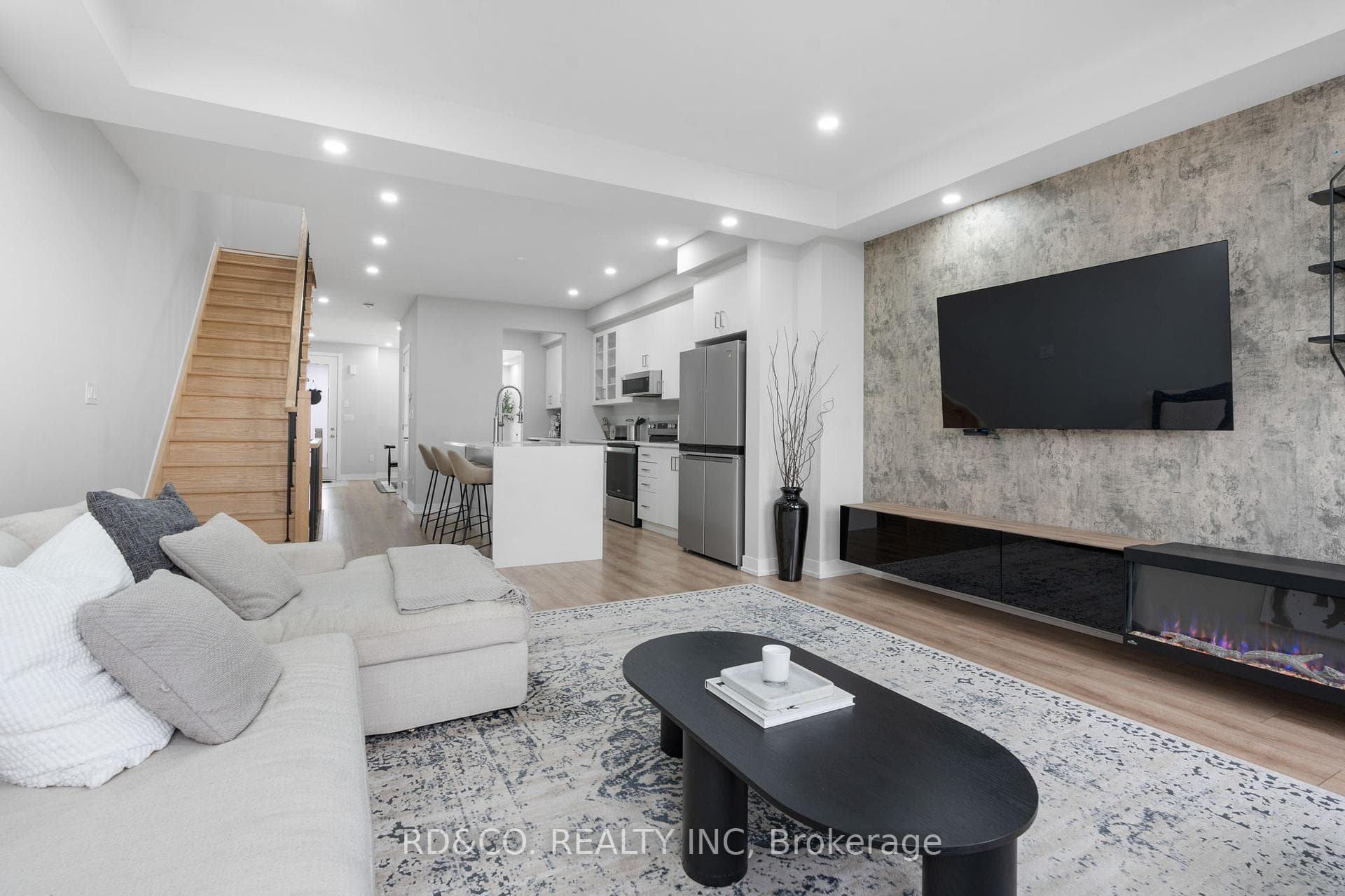 5 Assunta Lane photo 3