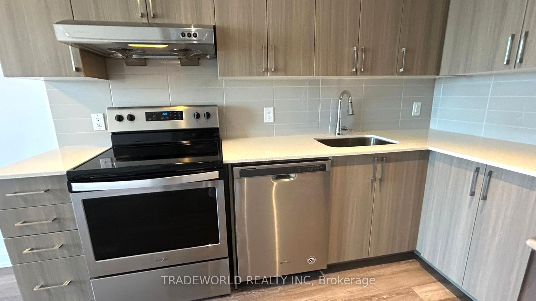 591 Sheppard Avenue Unit 902 photo 6