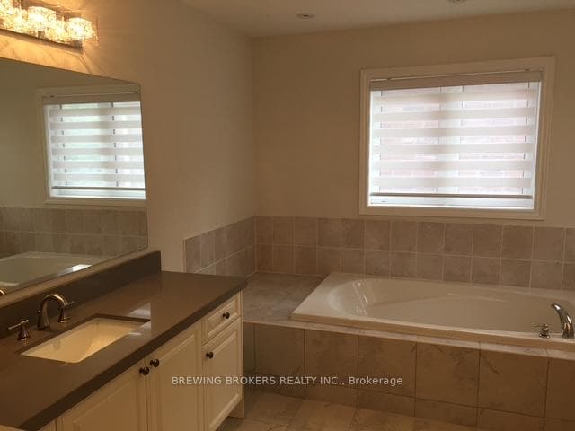 14 Travers Gate photo 19