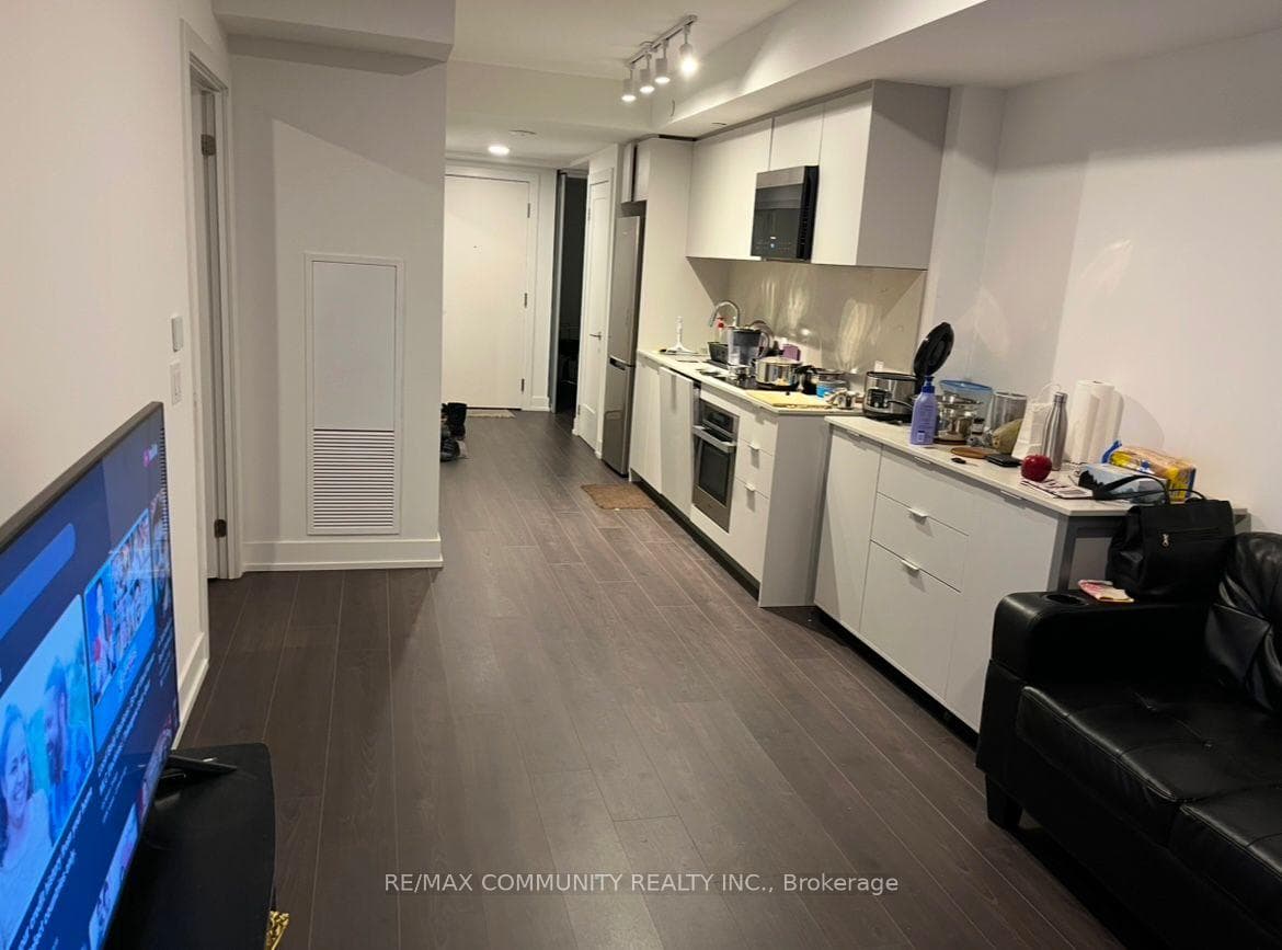 8 Cedarland Drive Unit 301 photo 3