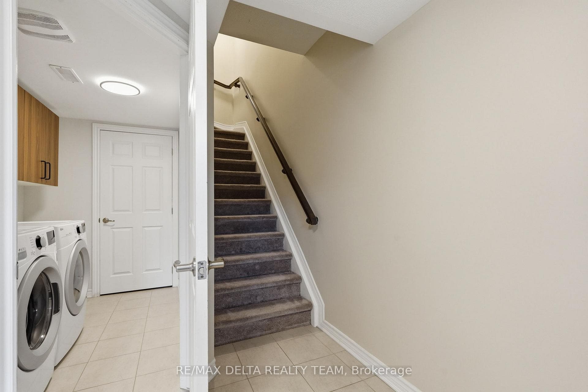 372 Willow Aster Circle photo 4
