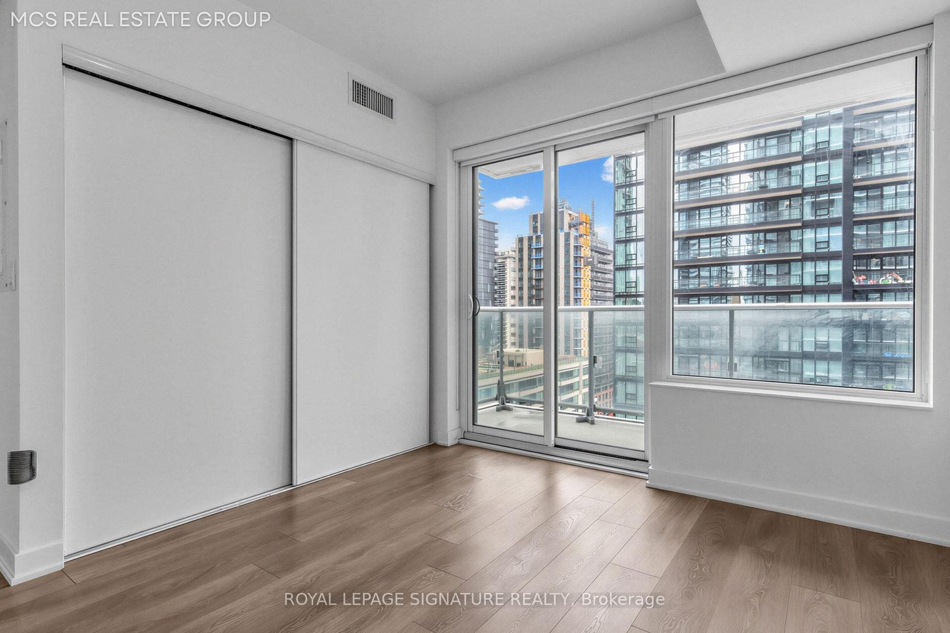 99 Broadway Avenue Unit 1210 photo 10