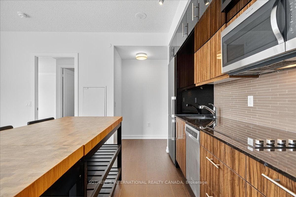 10 York Street Unit 2105 photo 2